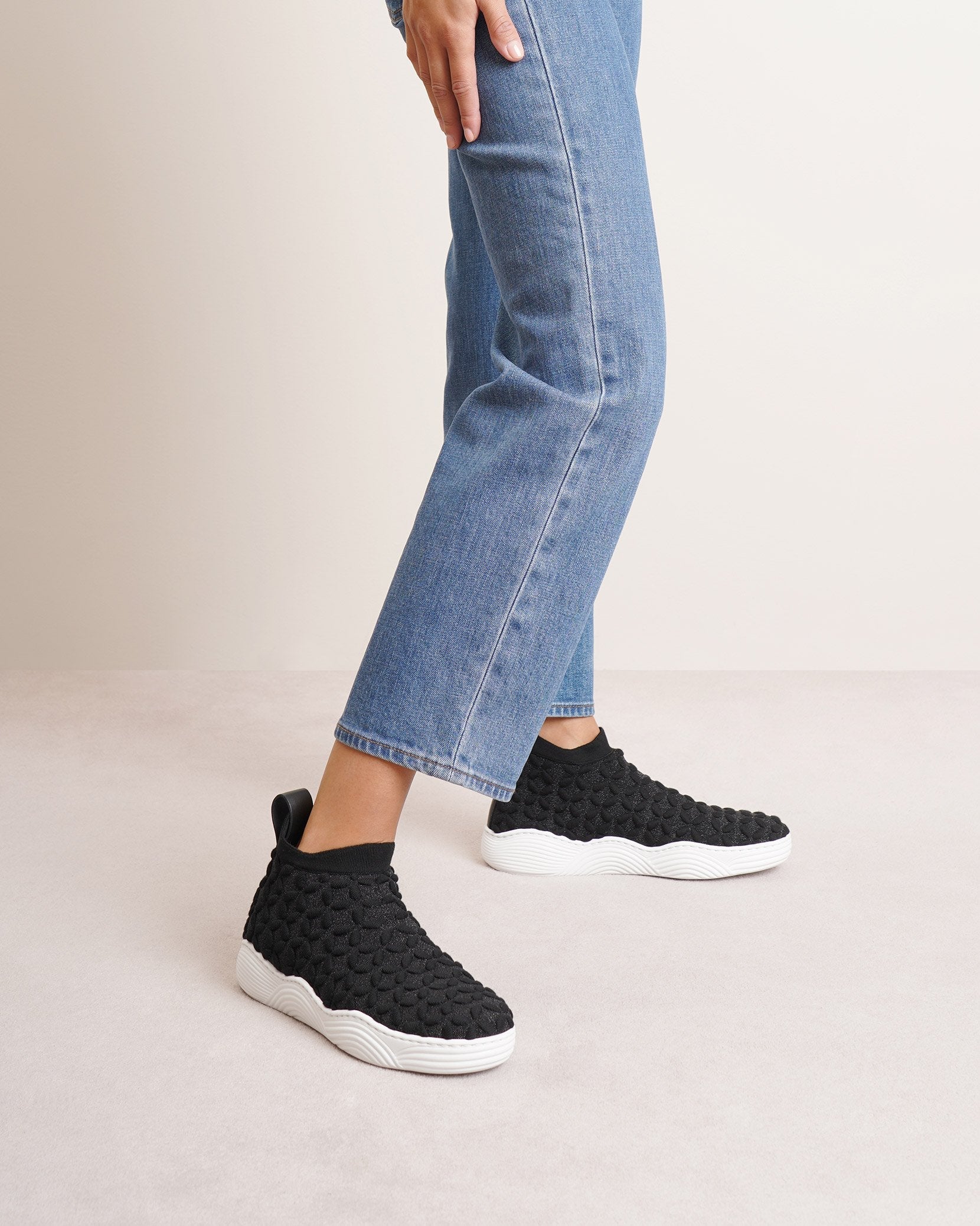 Woven petal stretch sneakers