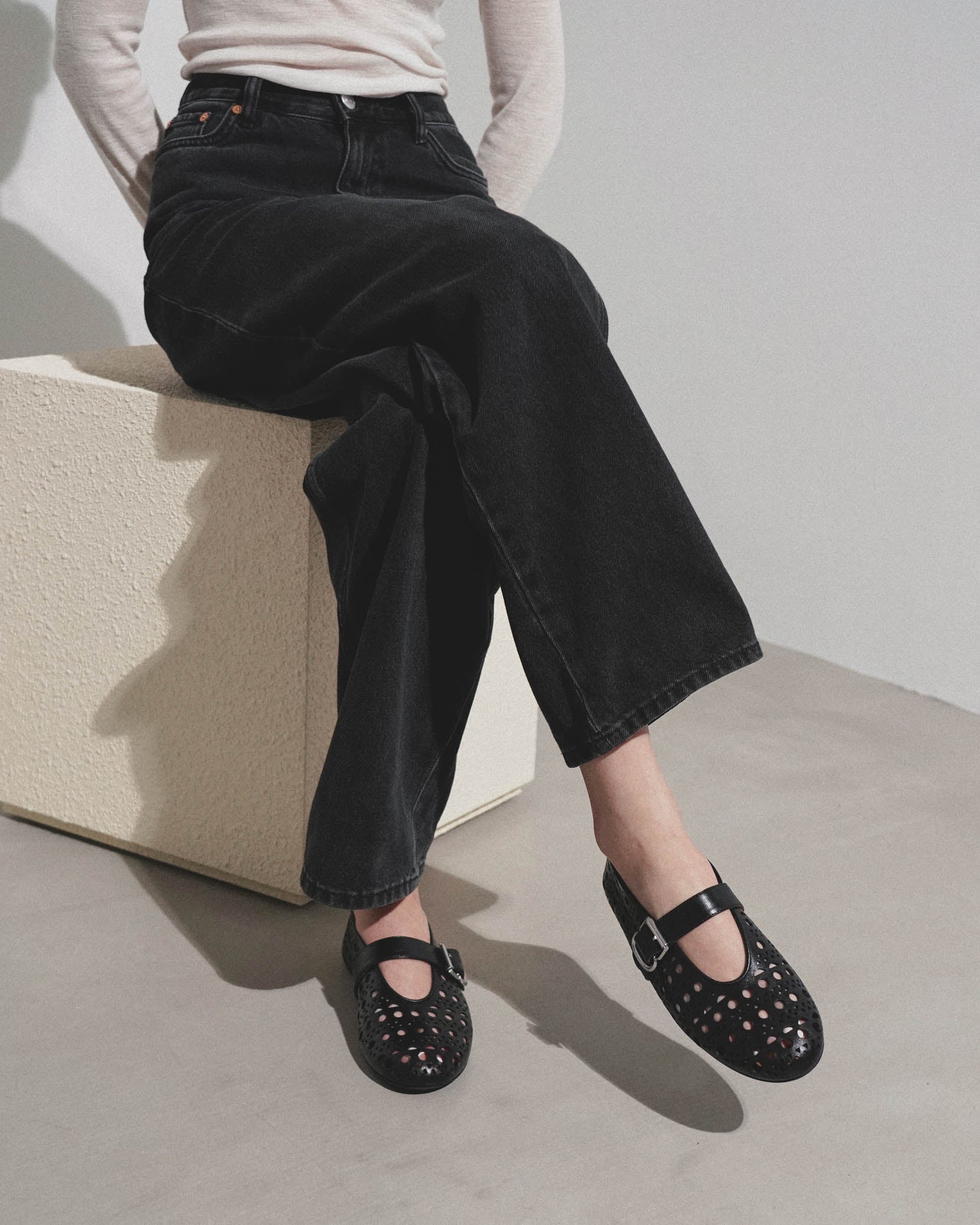 Black leather vienne ballet flats