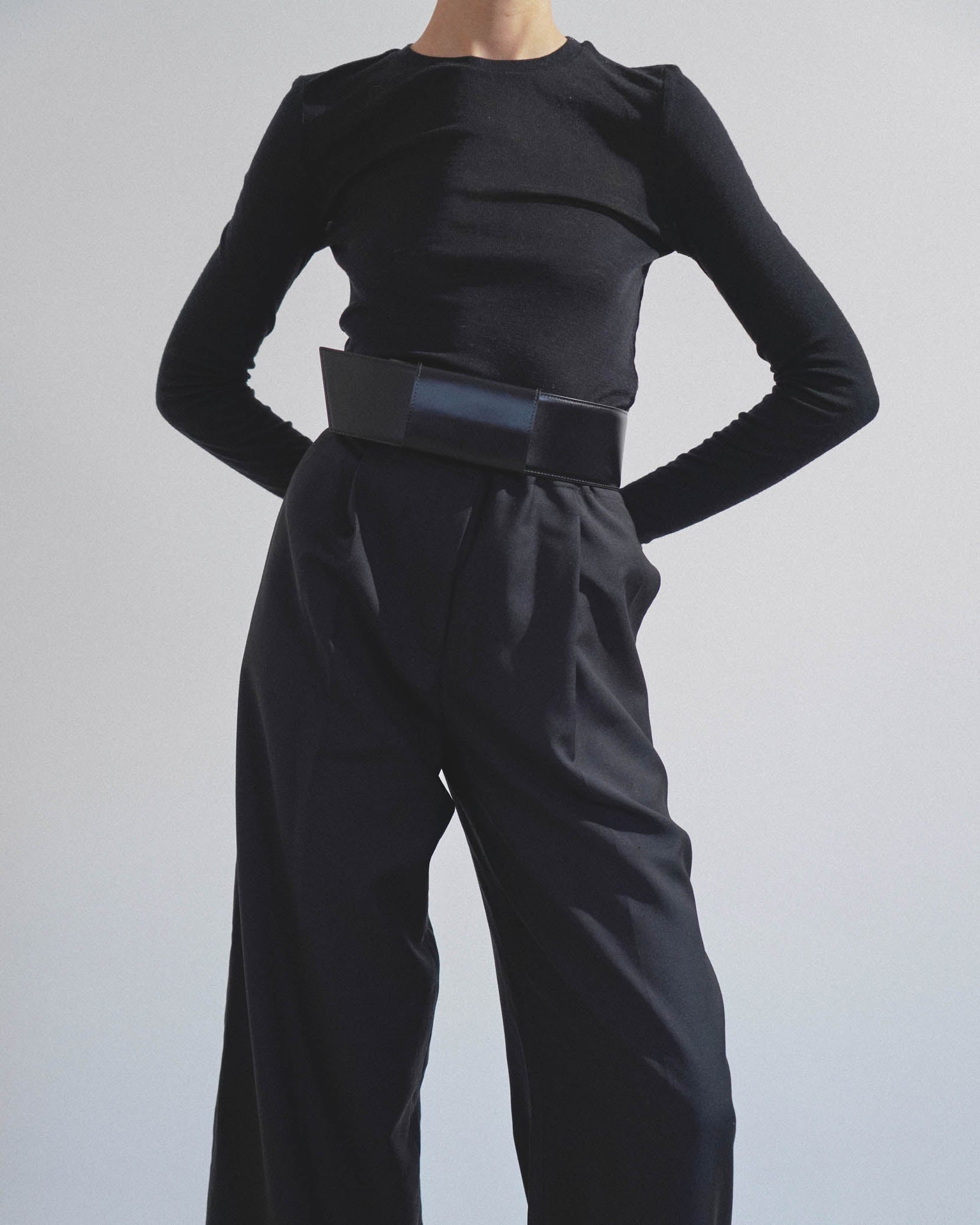 Knot Belt black leather belt