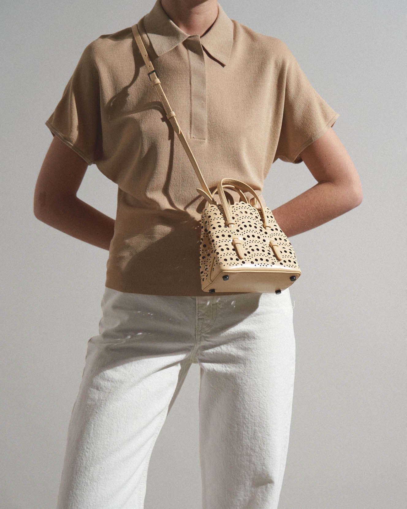 Mina 16 vague dune tote bag