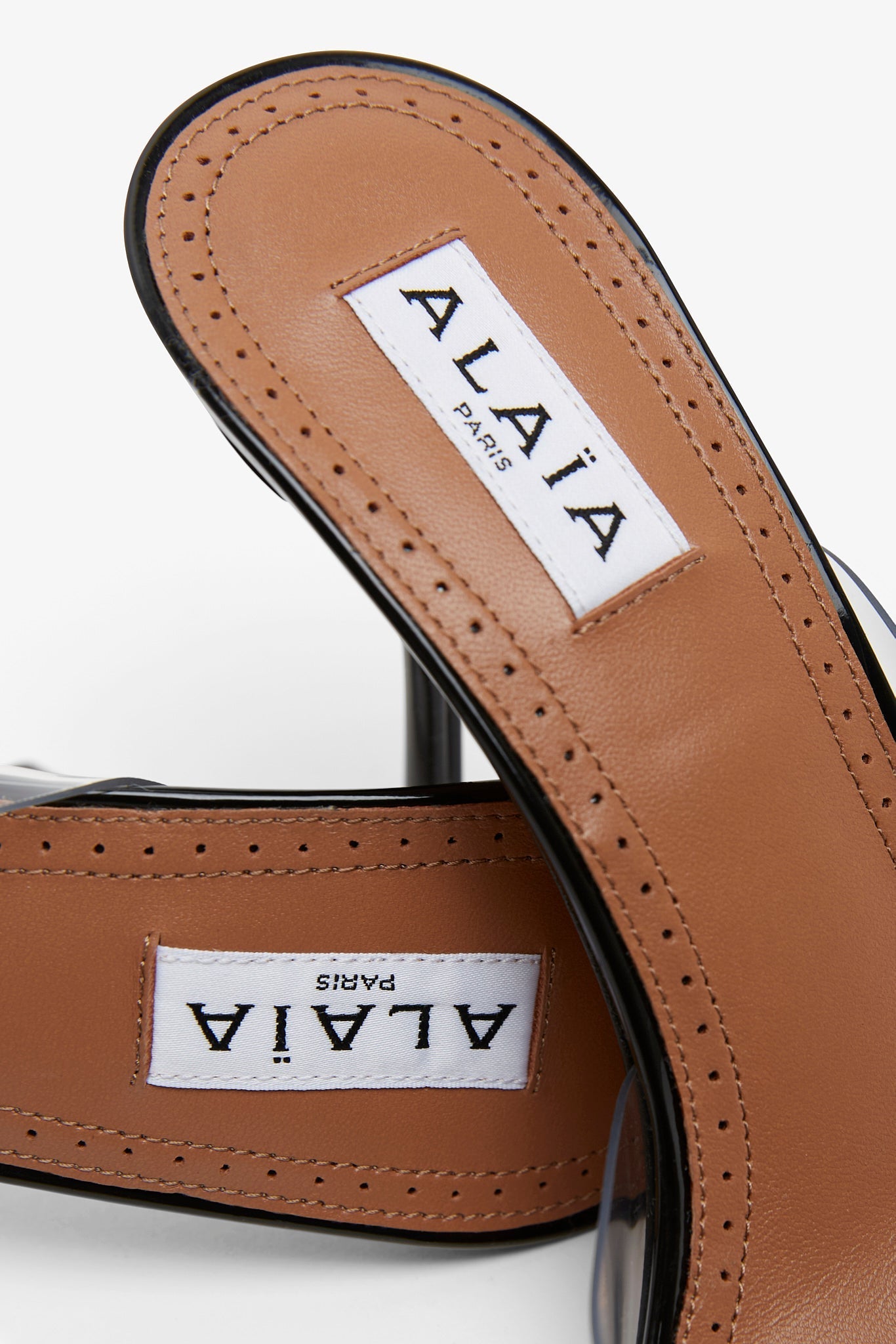 Coeur abstrait patent leather mules