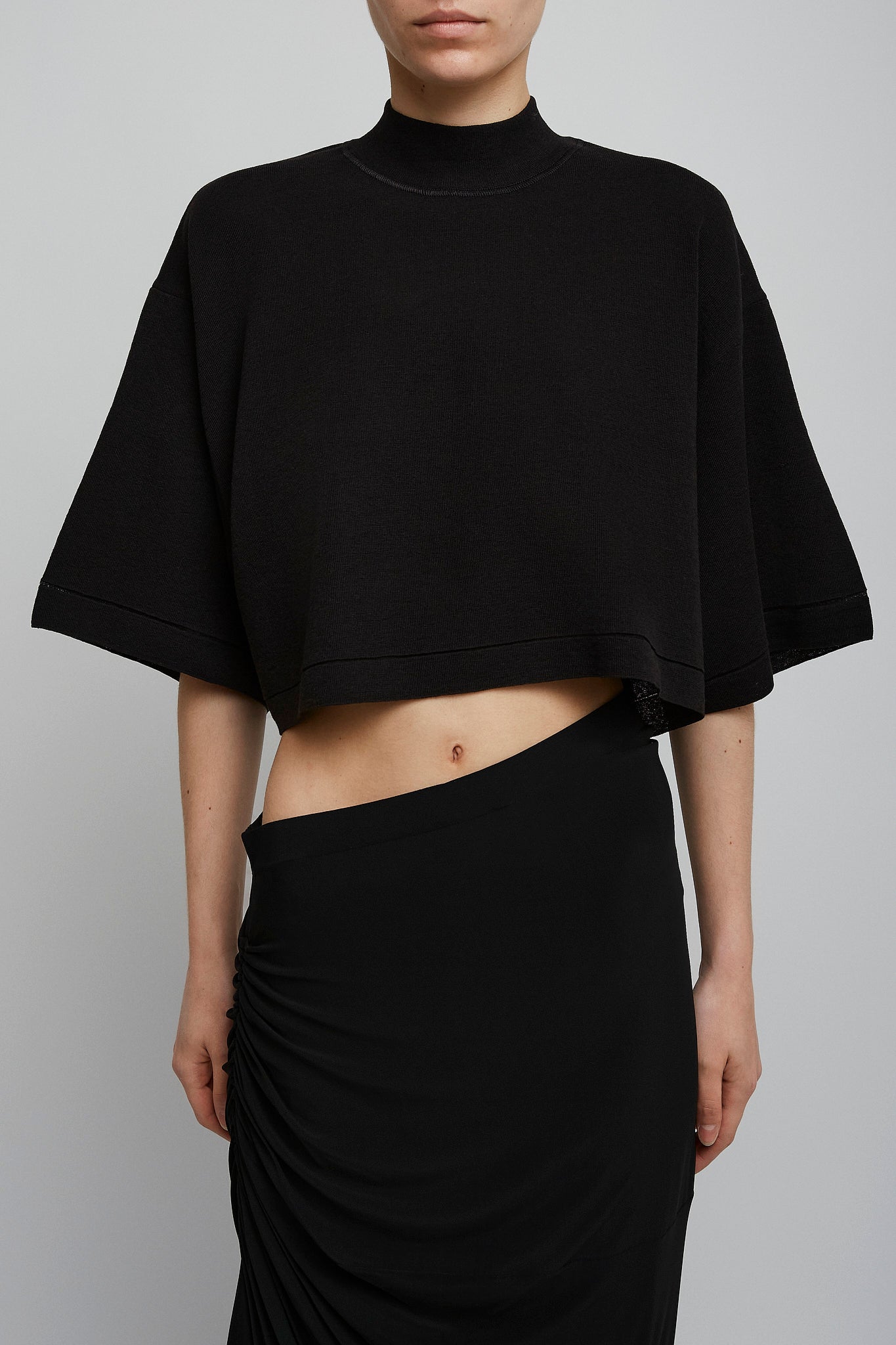 Knitted cropped black top