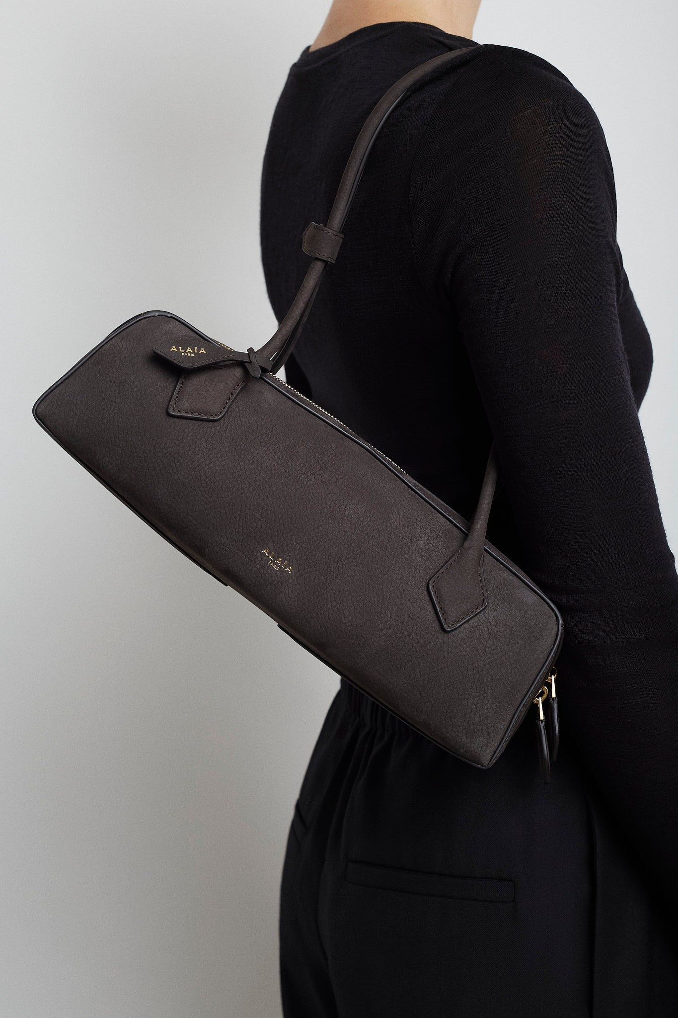 Le Teckel Medium anthracite suede bag