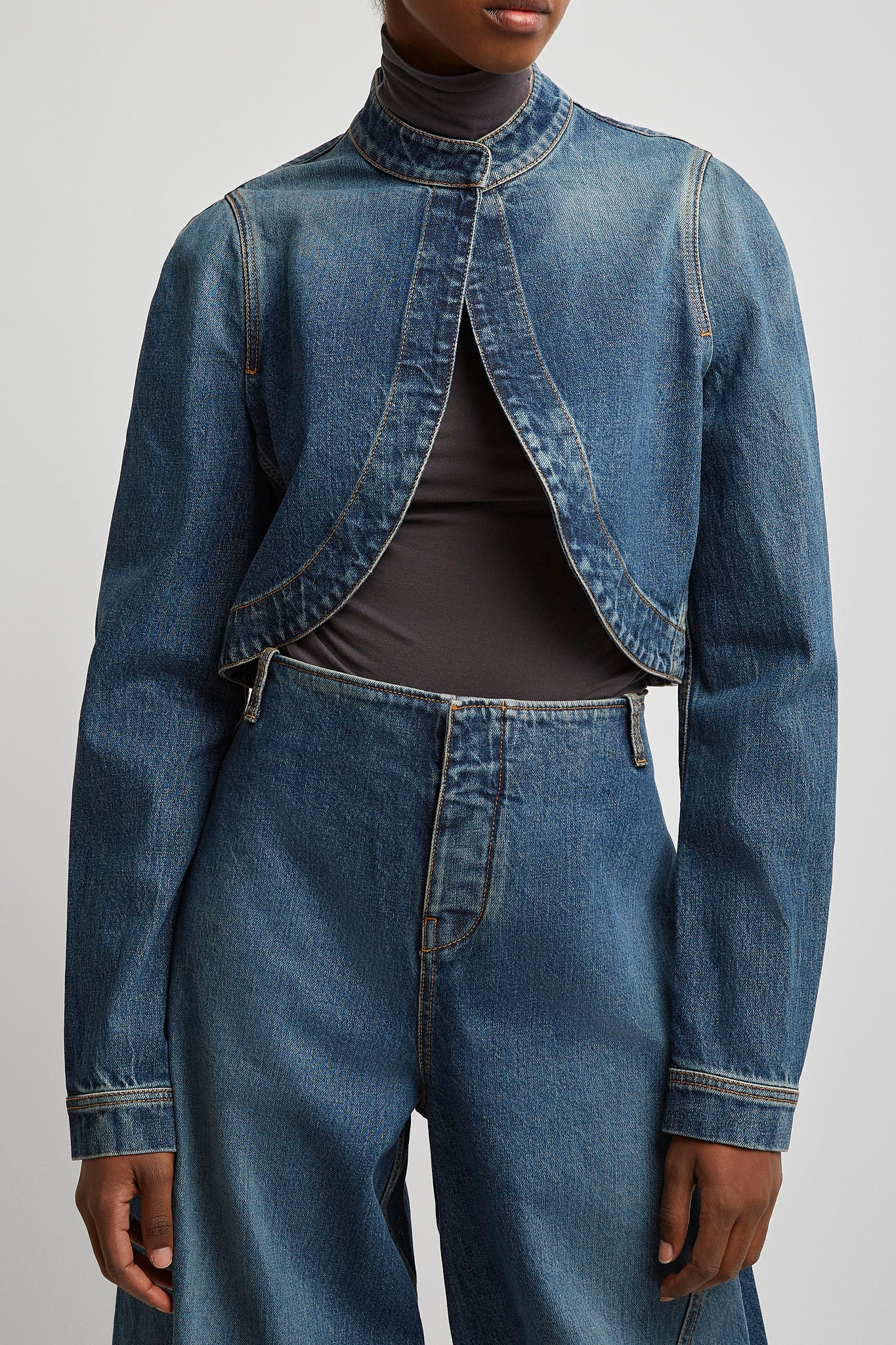 Cropped denim jacket