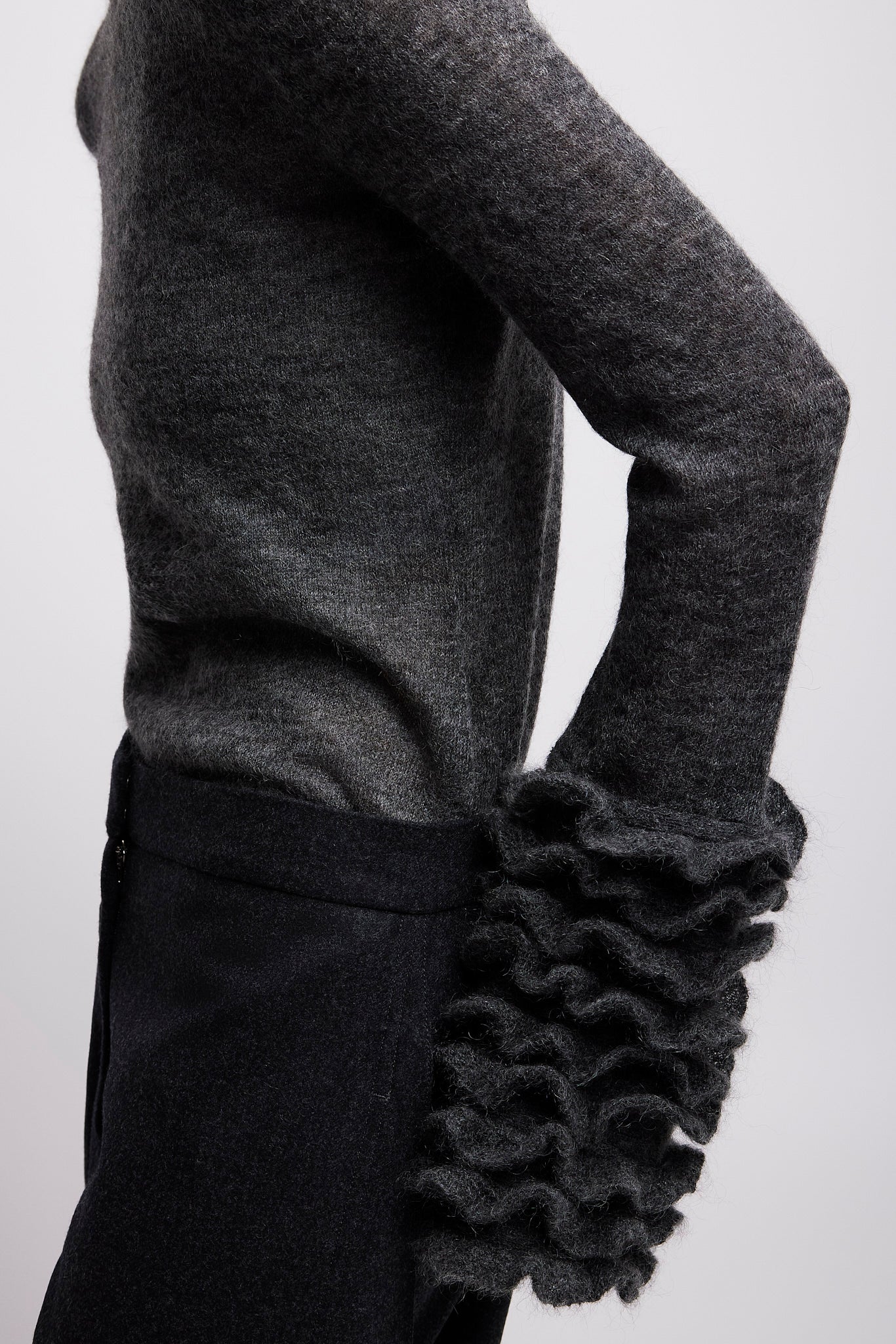 Frills sleeve mohair top