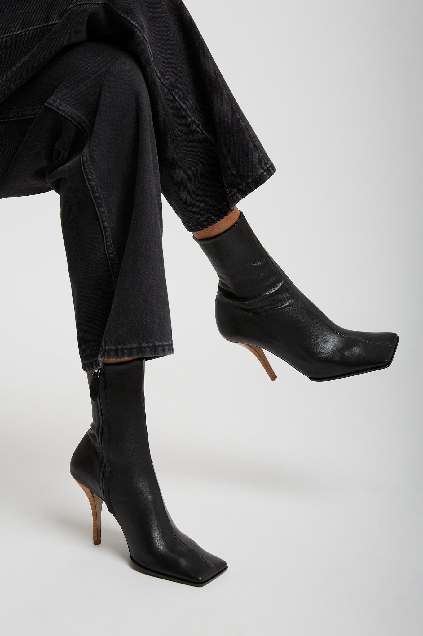 Black 90 leather ankle boots