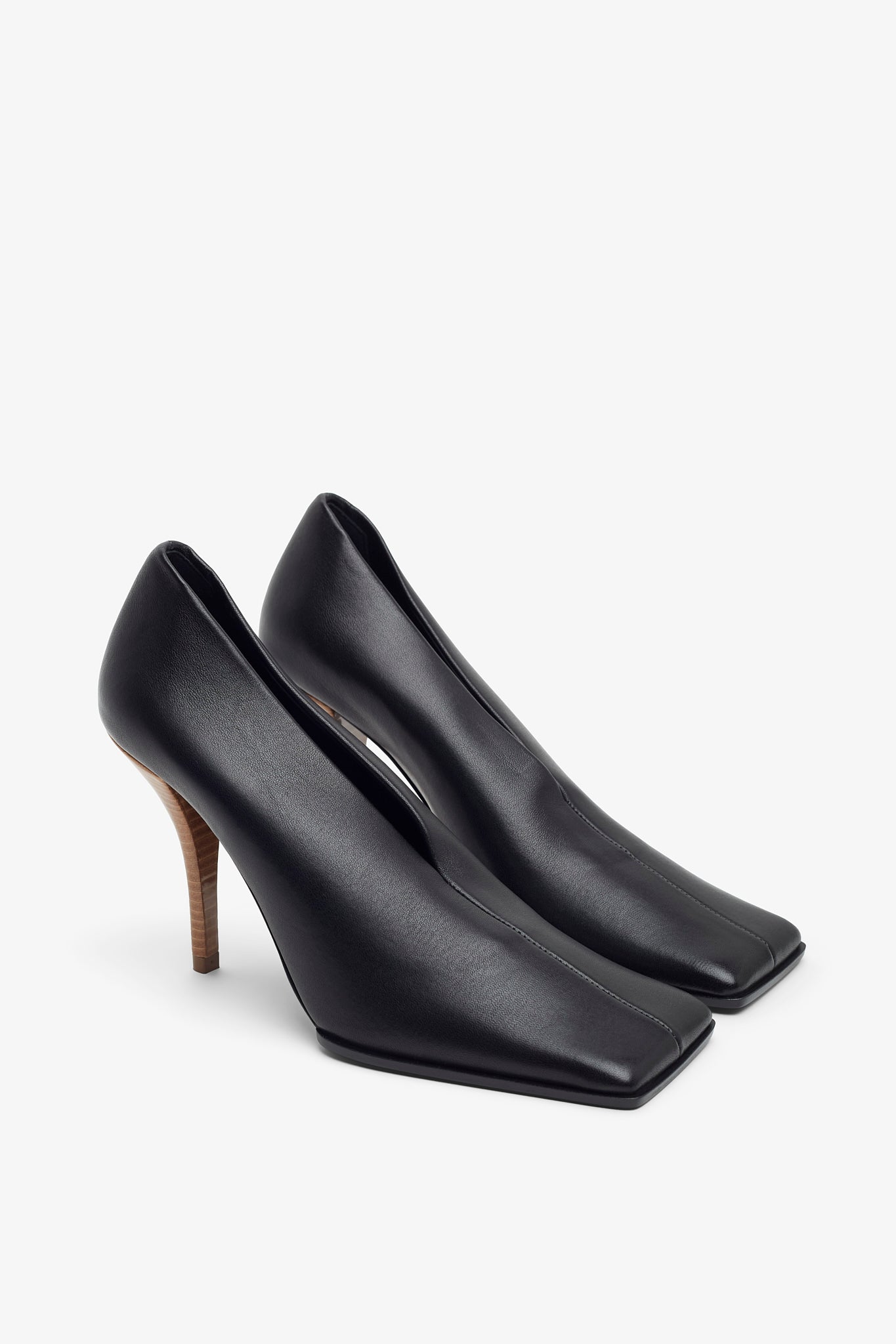 Black 90 leather pumps