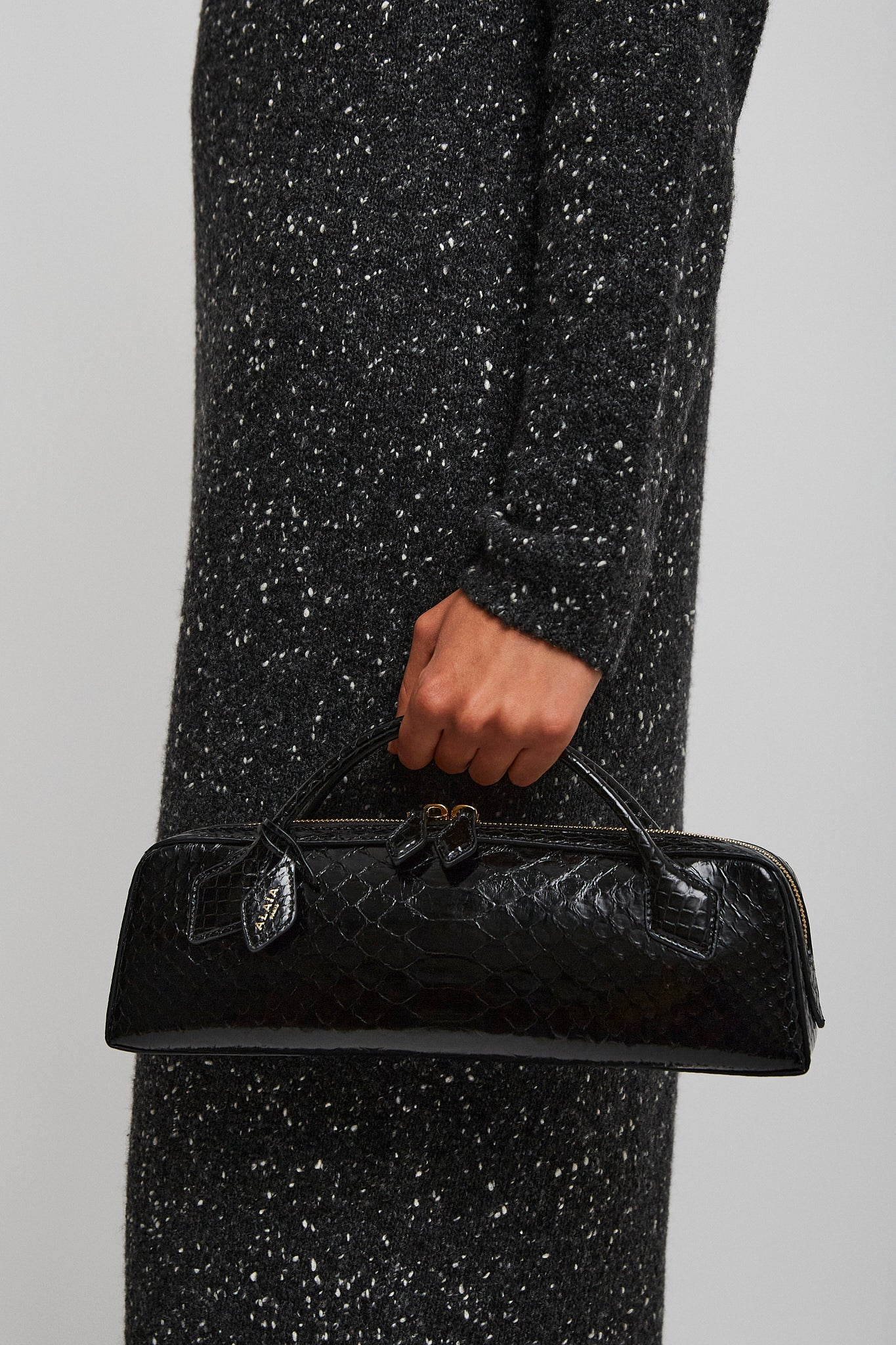 Le Teckel black clutch