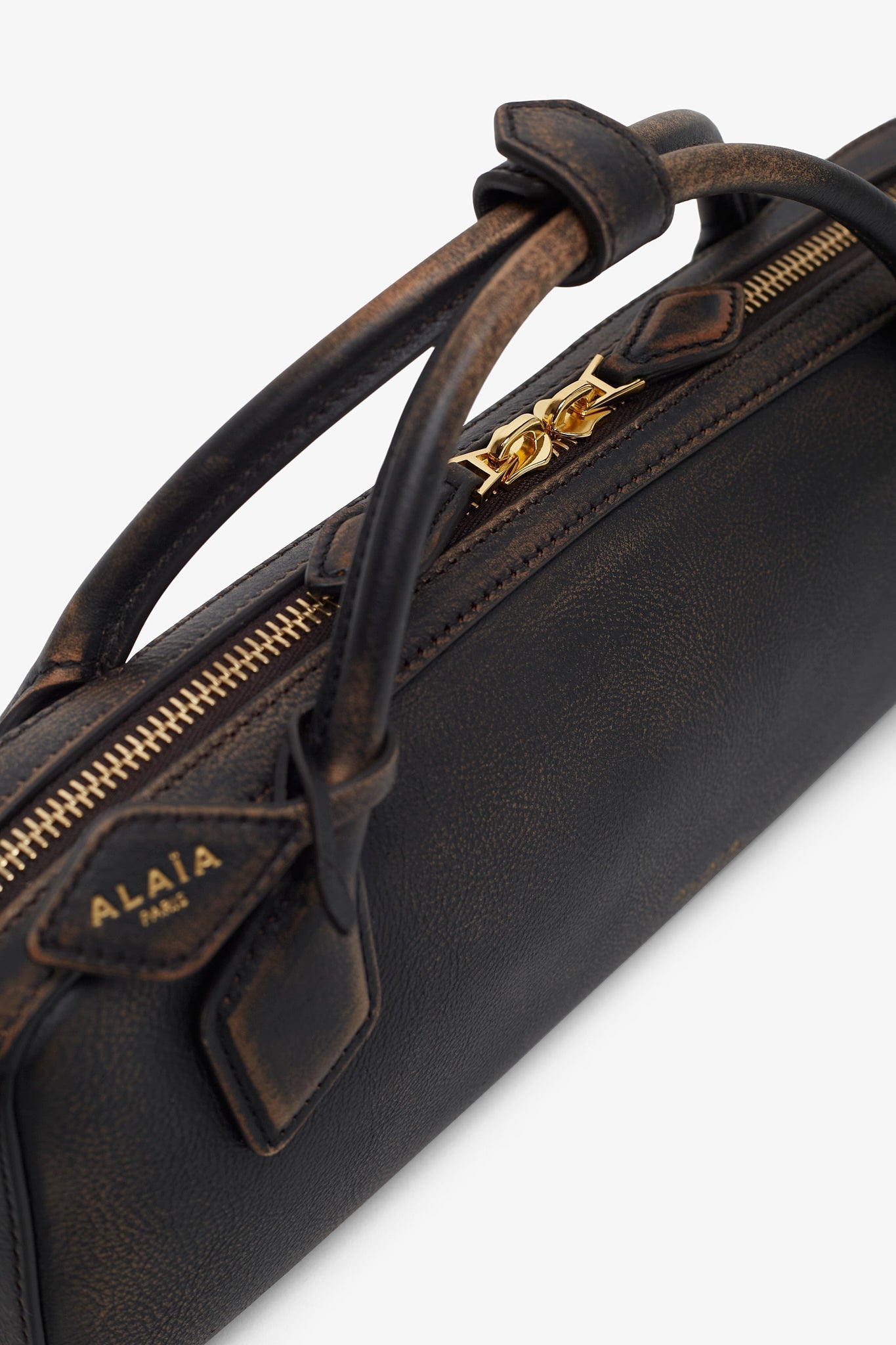 Le Teckel ebony black clutch
