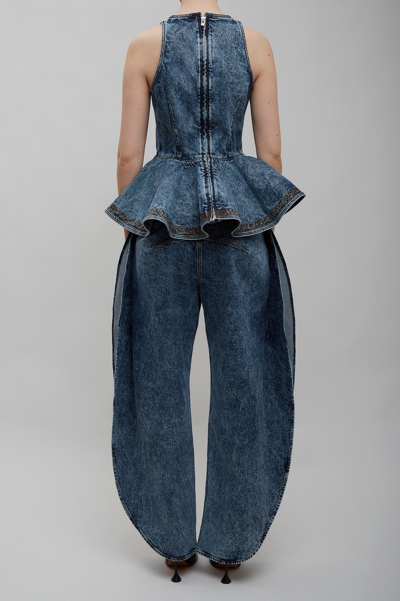 Blue petal denim pants