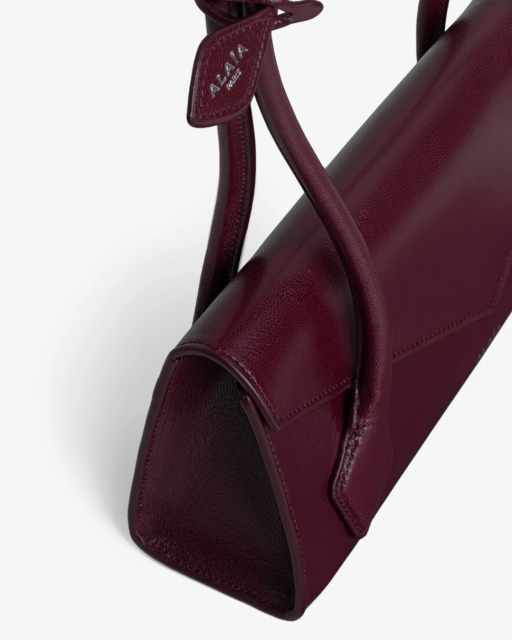 Le teckel flap small leather bag