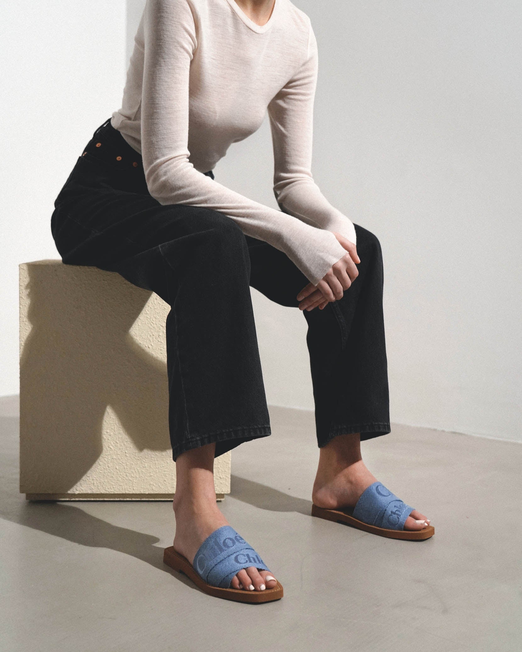 Woody light blue linen slide sandals