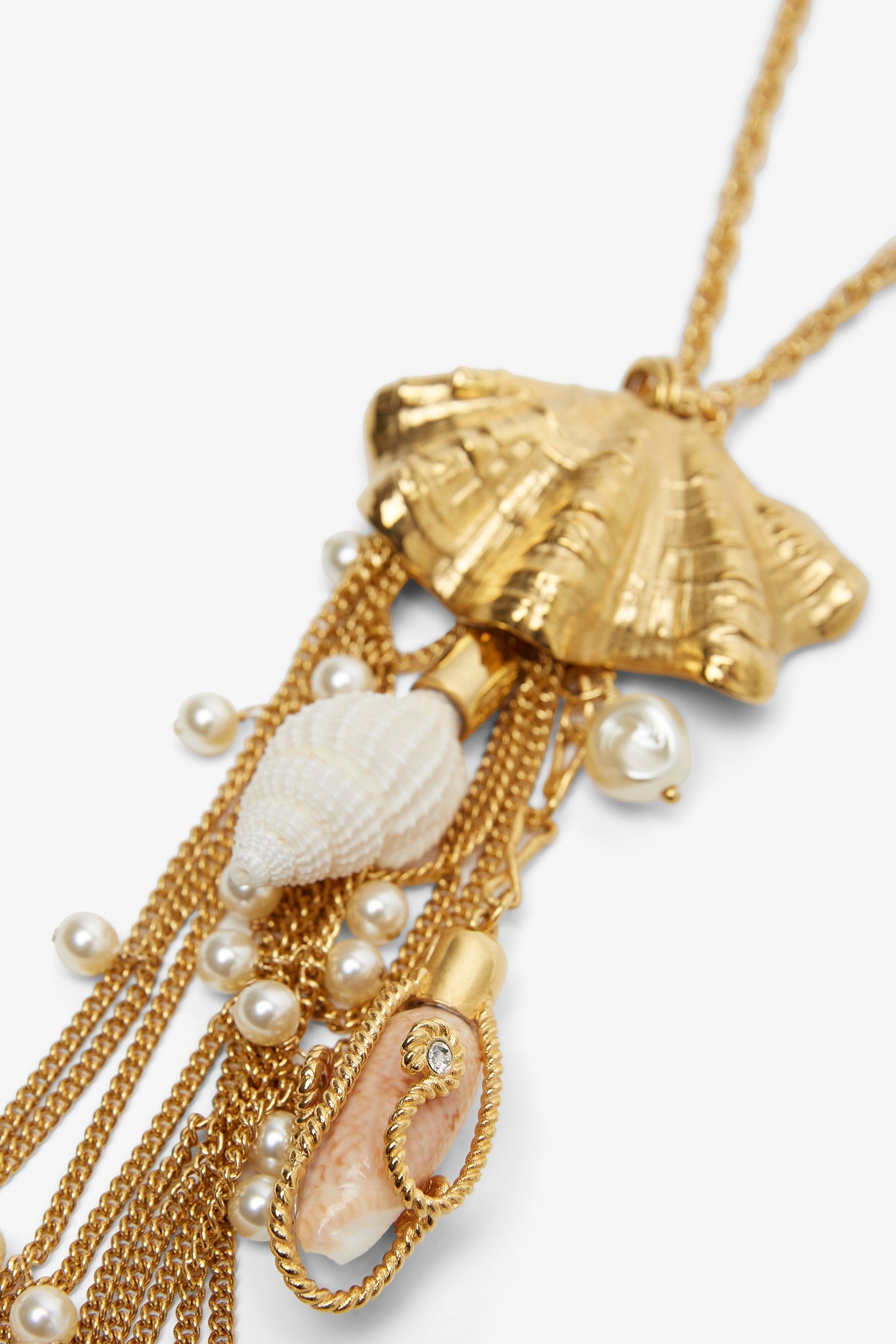 Shells pendant necklace in vintage gold