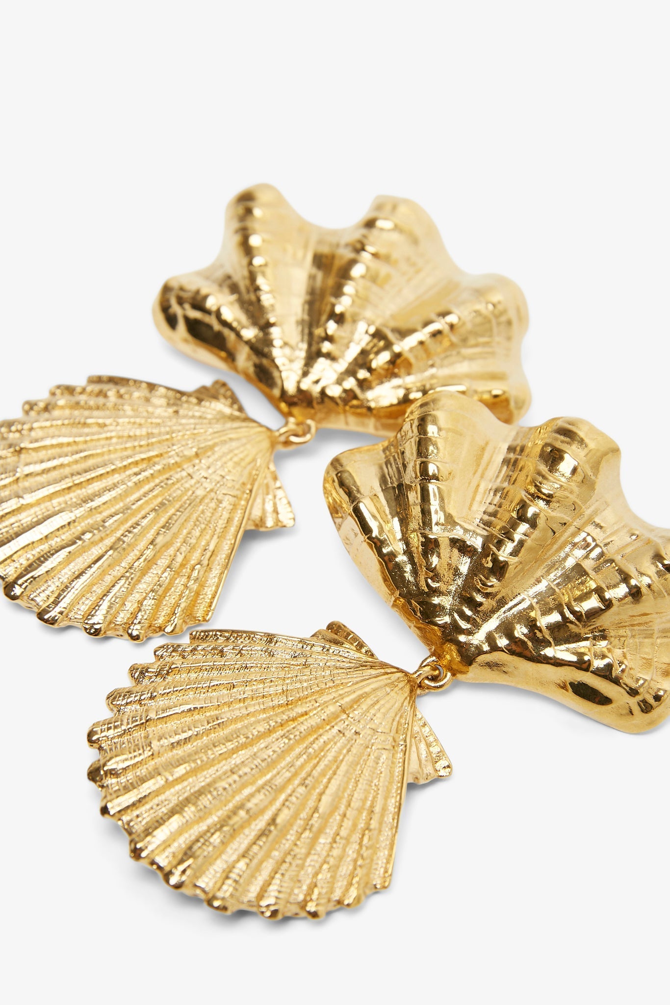 Shells earrings in vintage gold