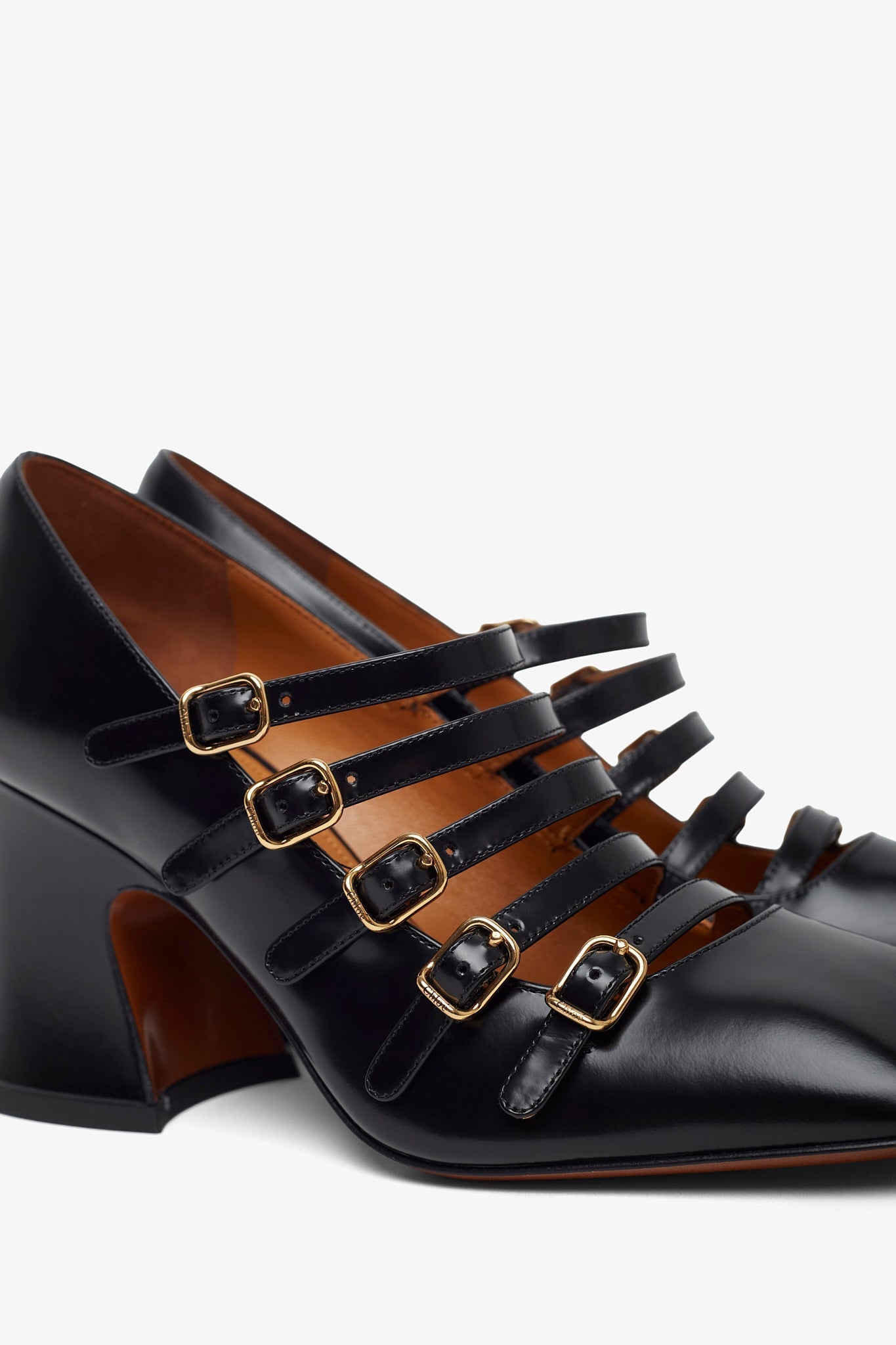 Janis black pumps