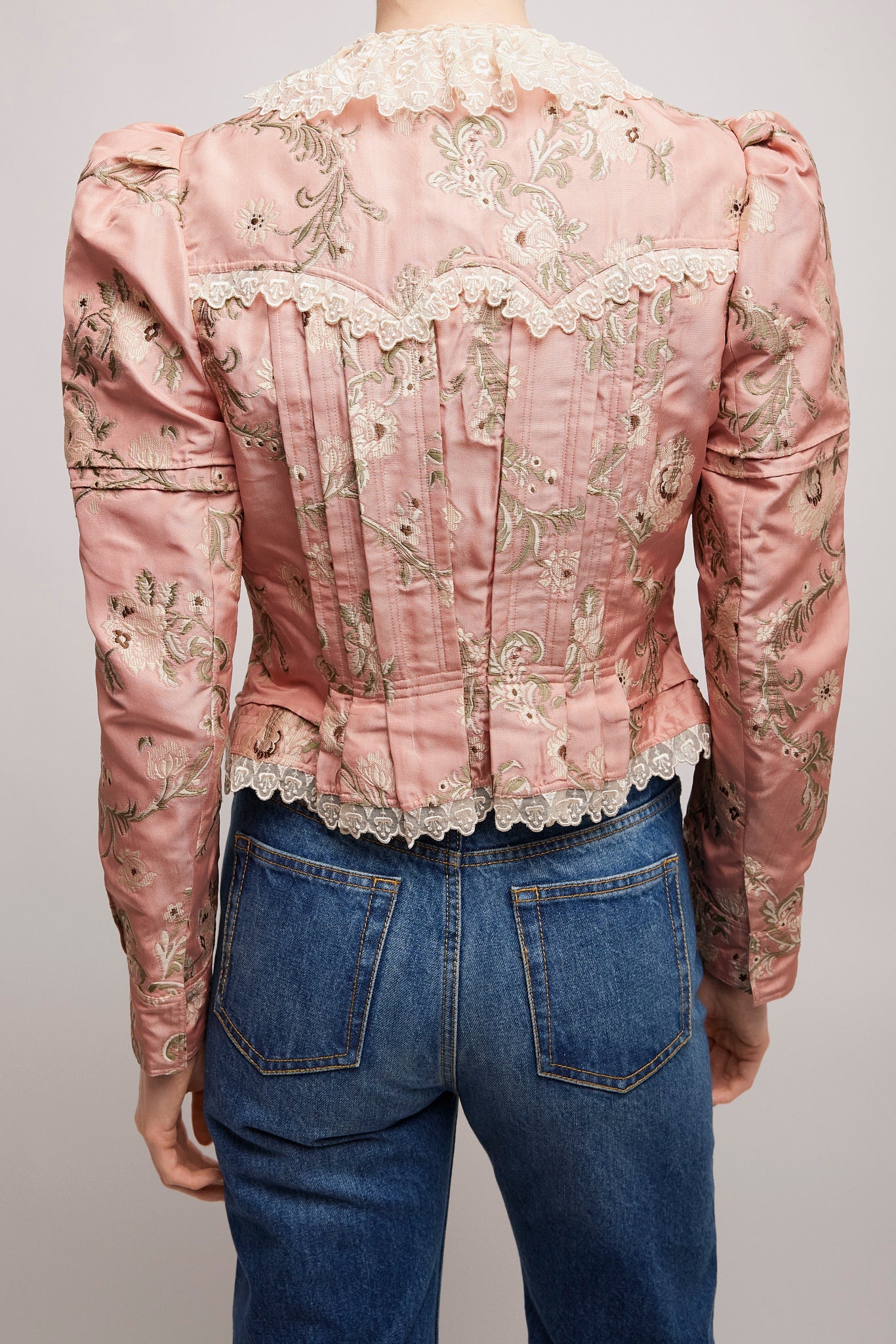 Fitted pink jacket