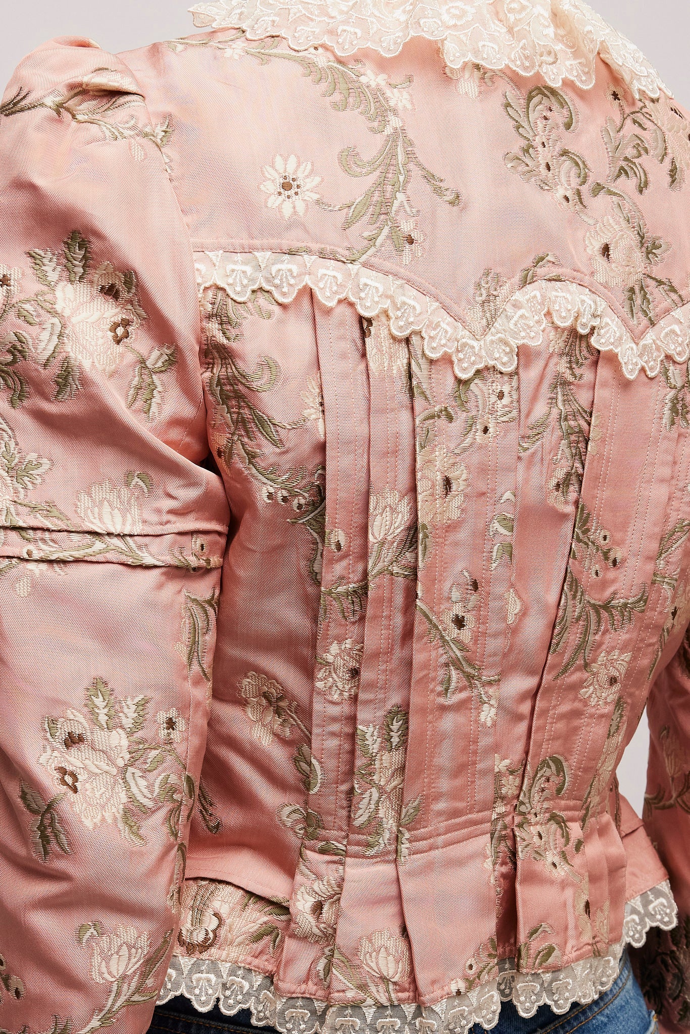 Fitted pink jacket