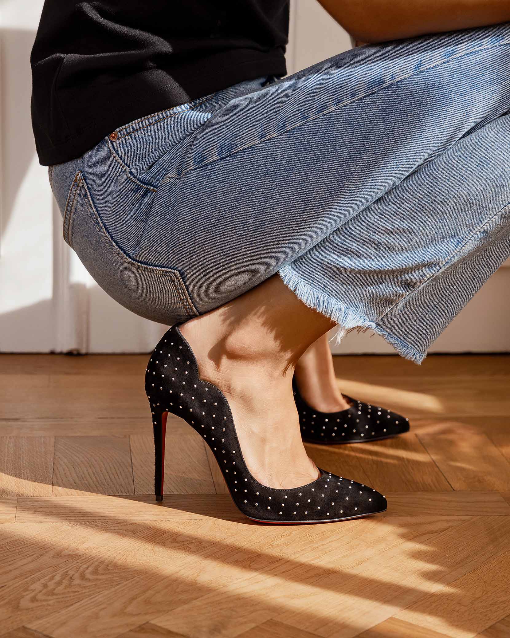 Hot Chick 100 plume suede pumps
