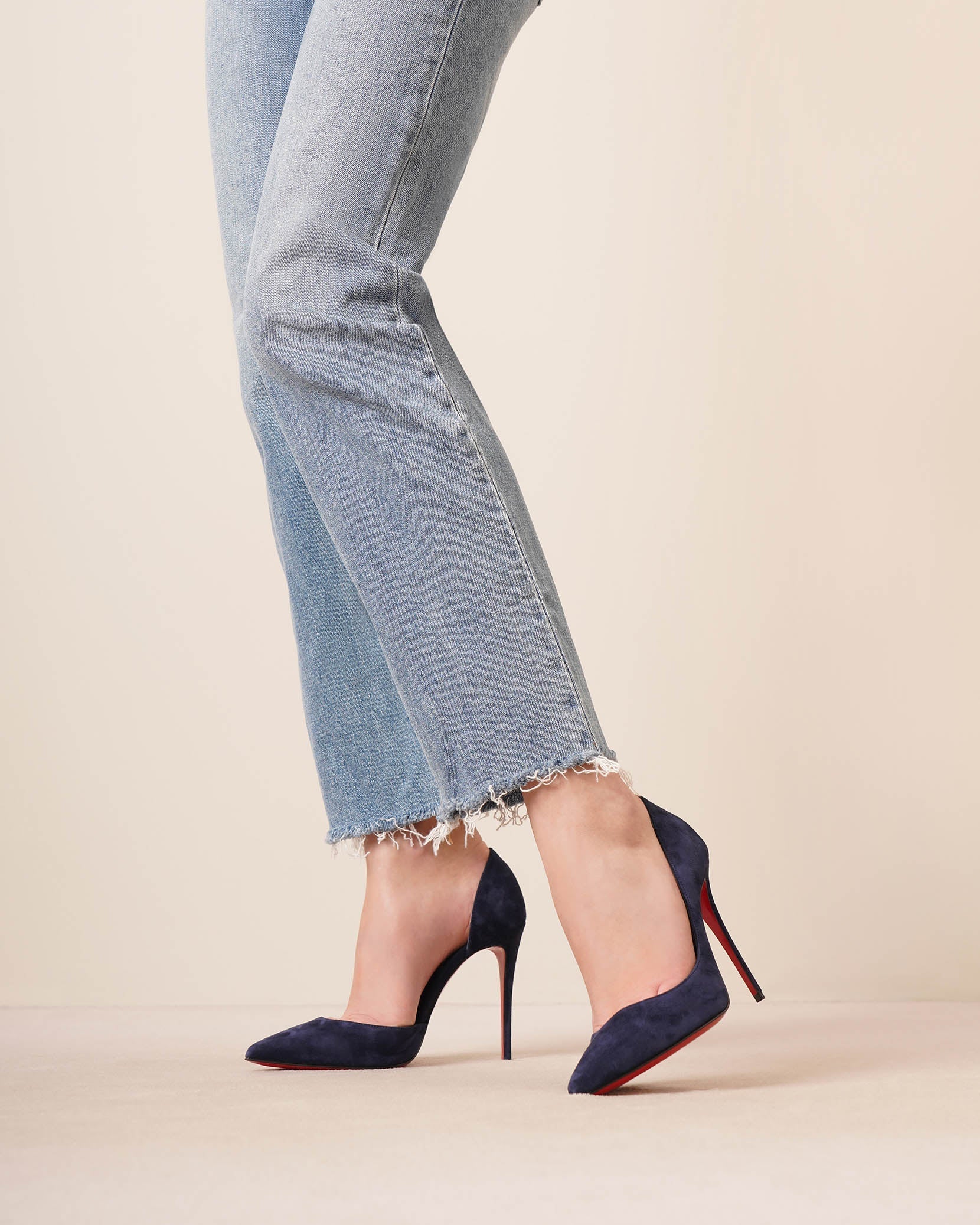 Iriza 100 navy suede pumps