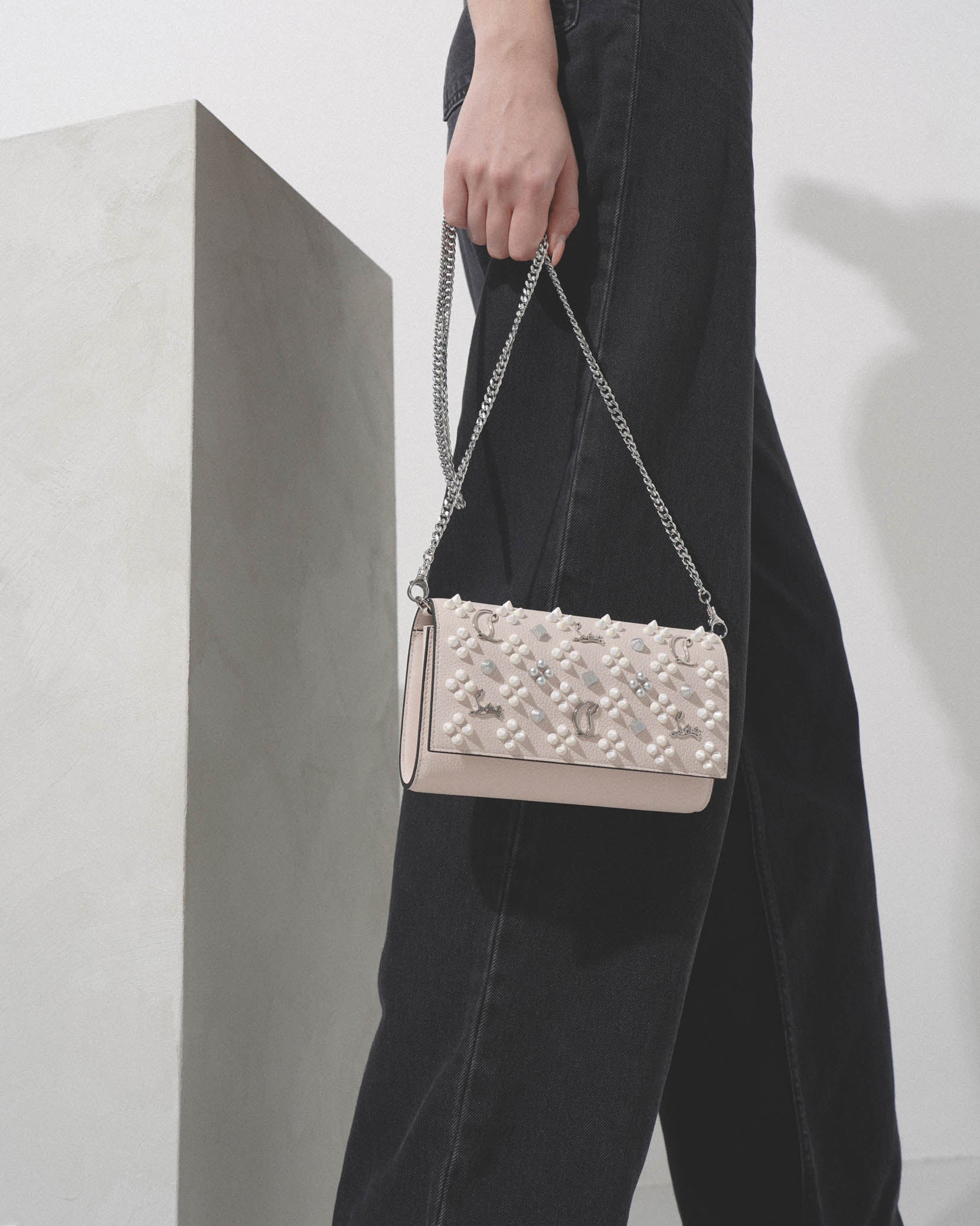 Paloma wallet on chain light pink clutch bag