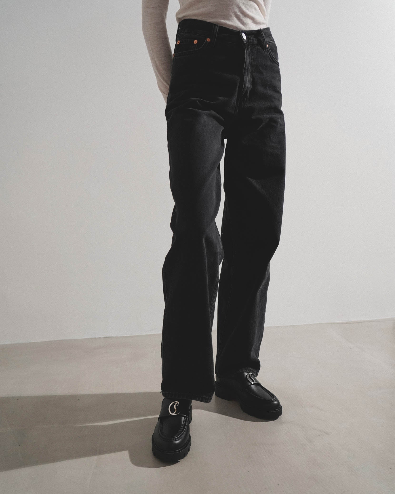 CL Moc lug black leather flats