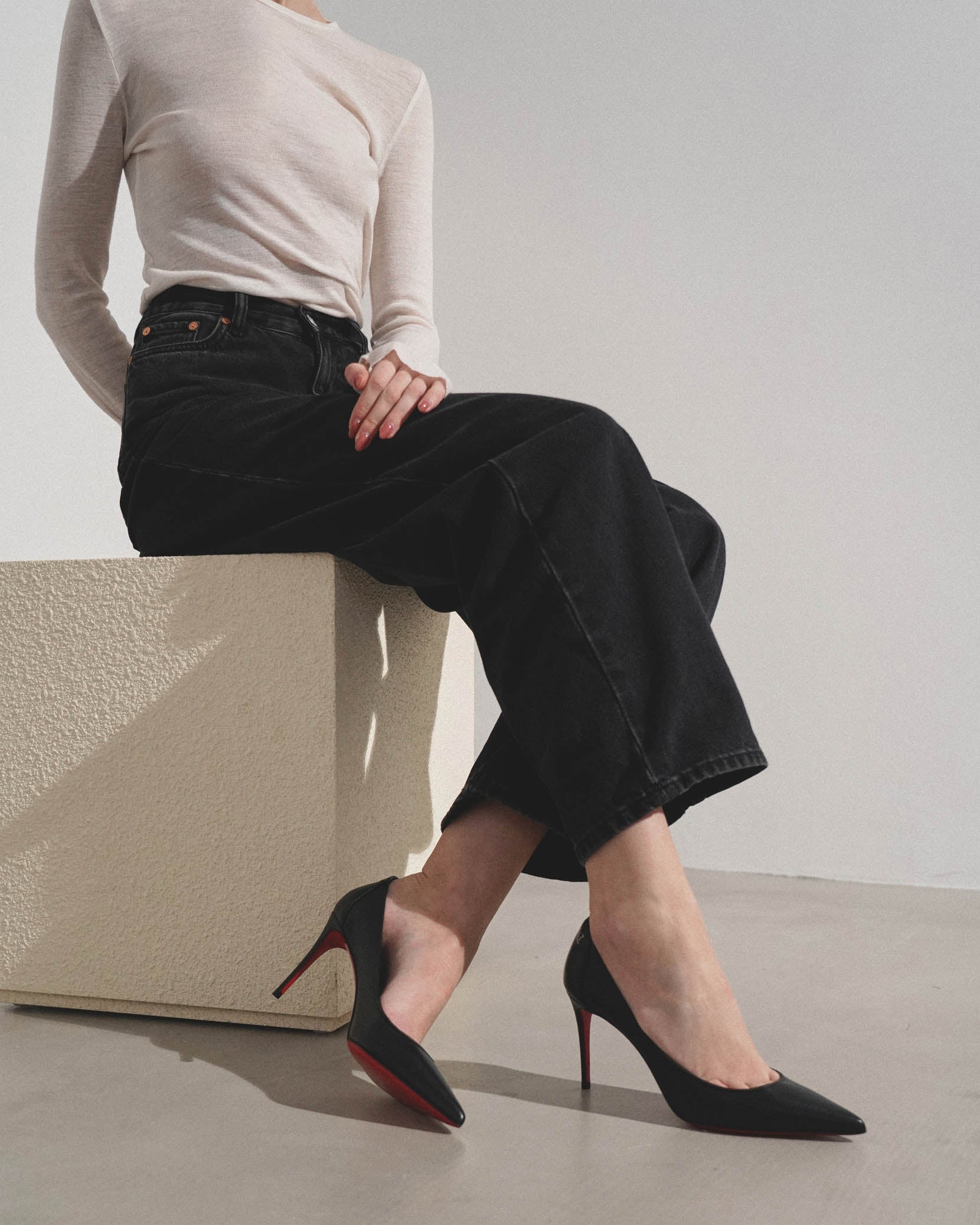 Sporty Kate 85 black leather pumps