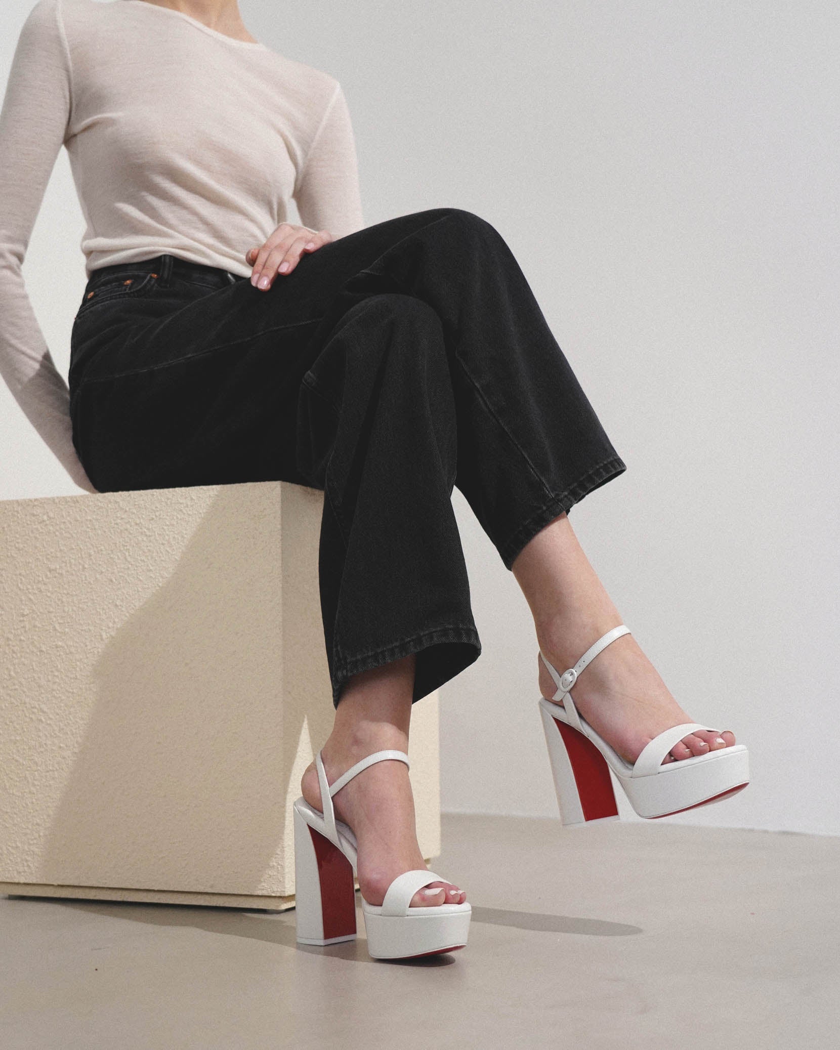Movida Jane 130 white leather sandals