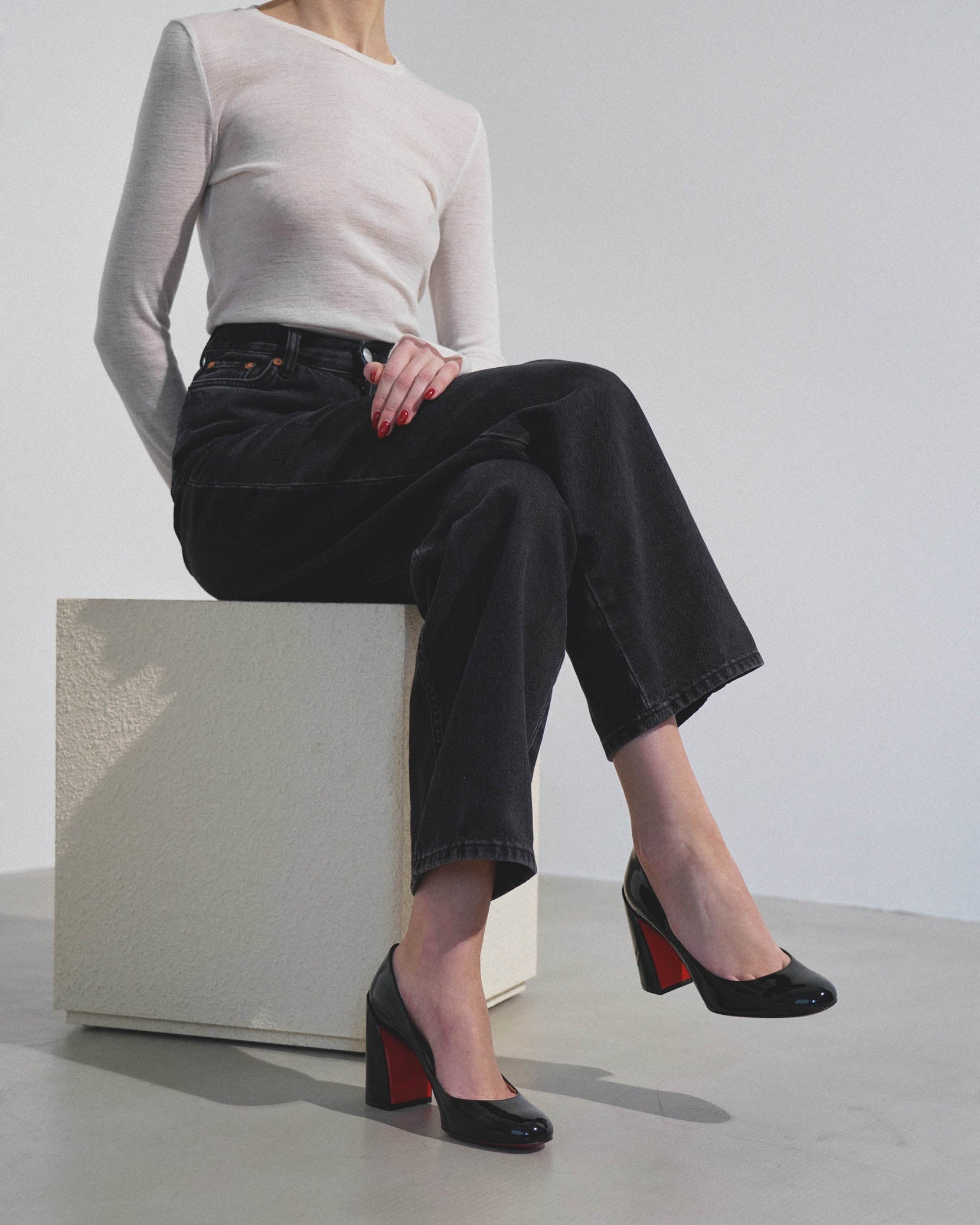 Miss Sab 85 black patent pumps