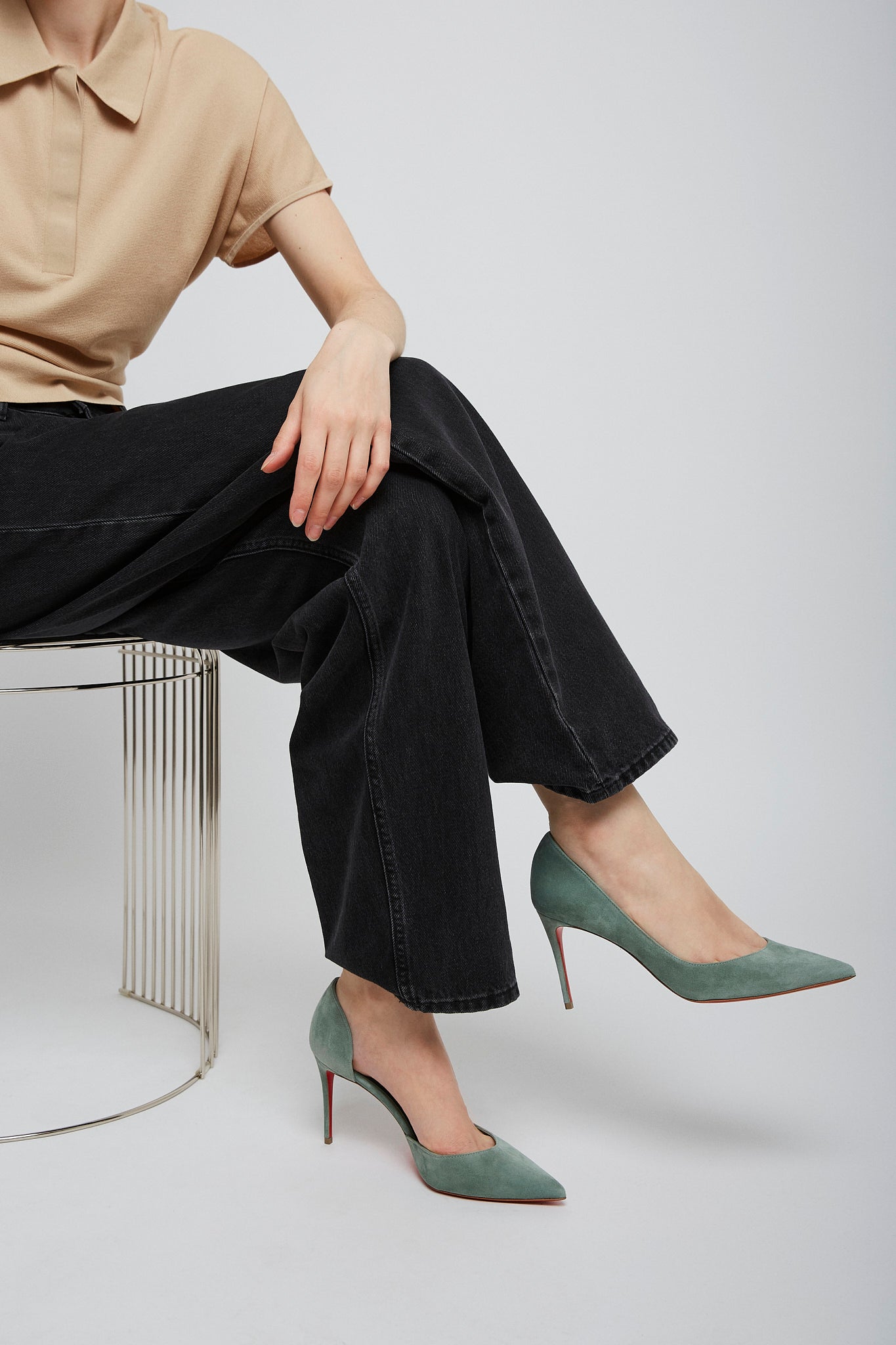 Iriza 85 sage green suede pumps