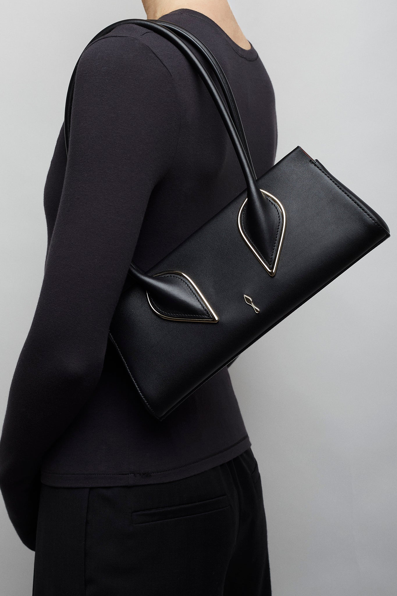 Venus black baguette shoulder bag