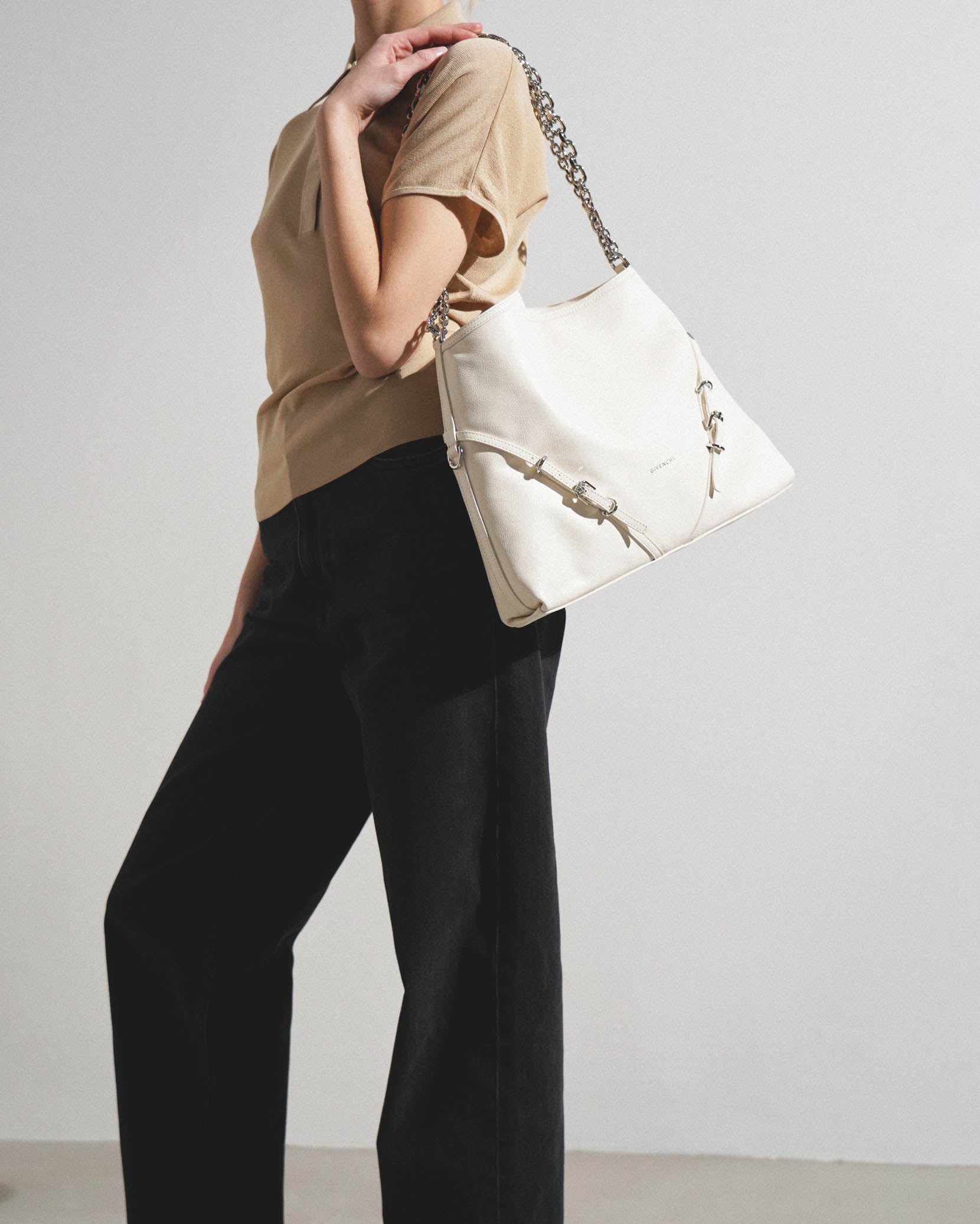 Voyou medium white chain bag