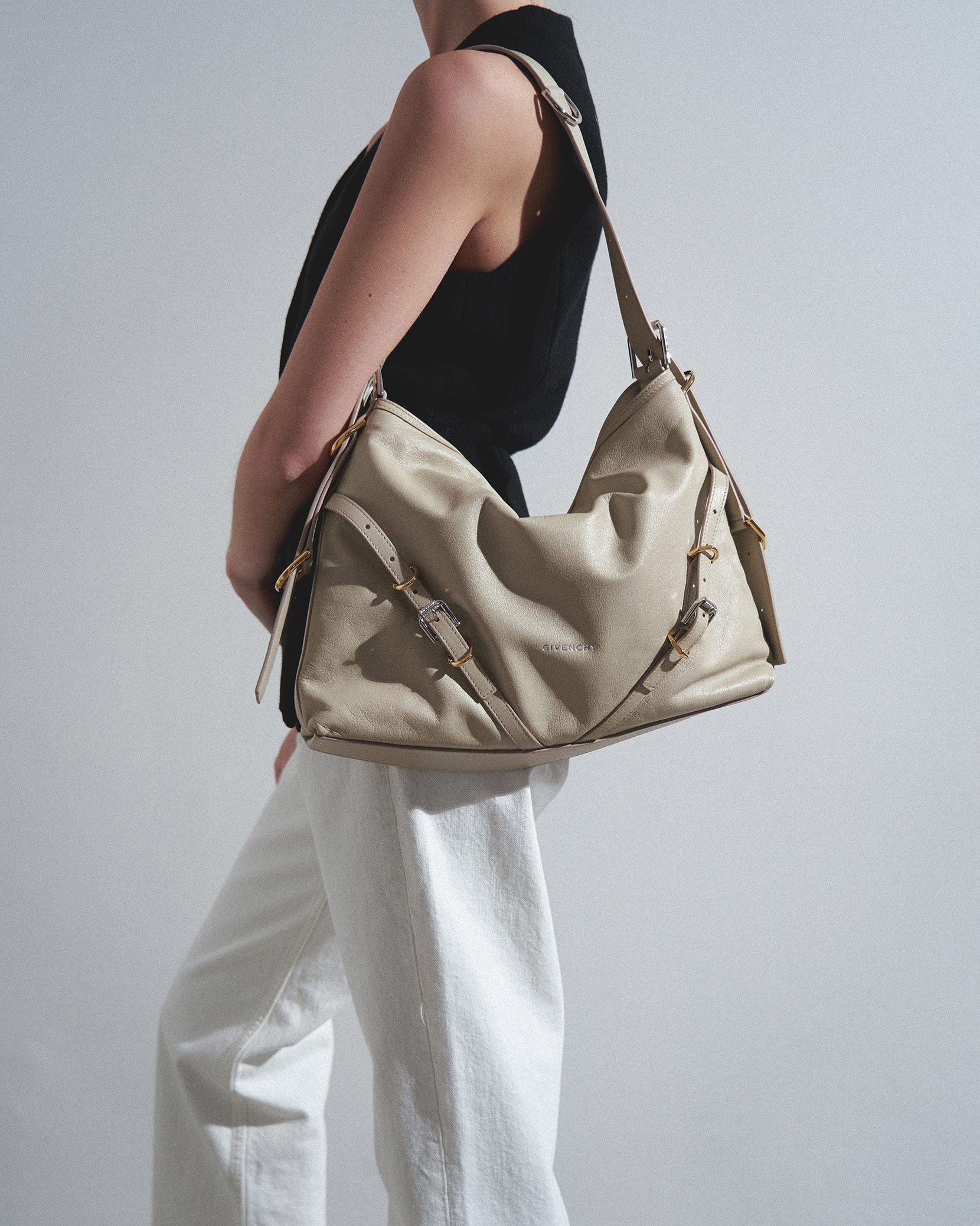 Voyou beige shoulder bag