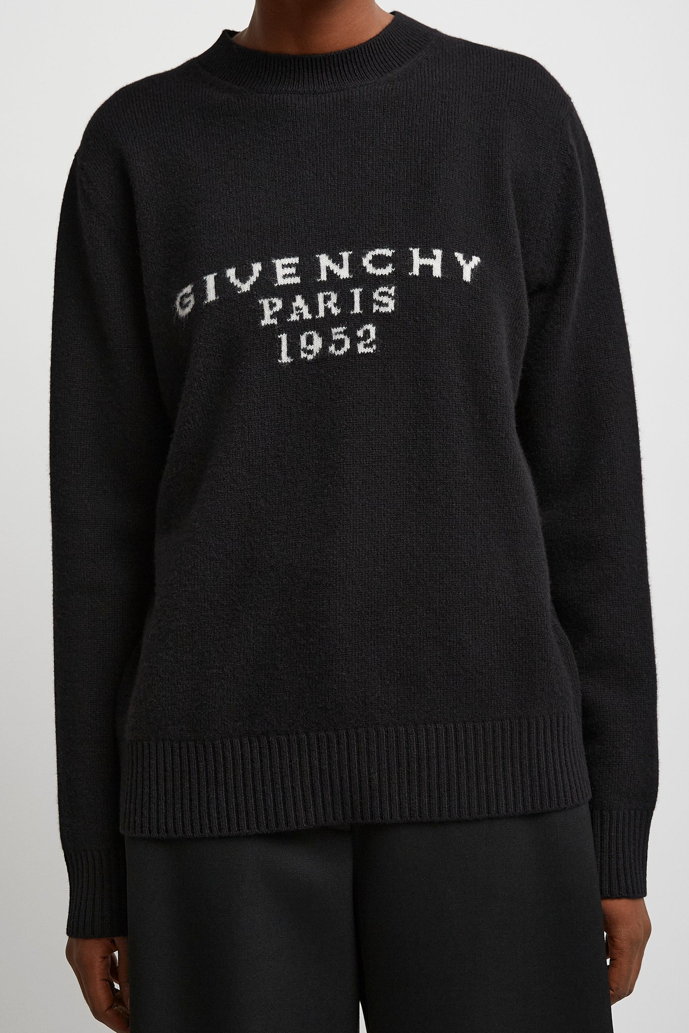 Crew neck black sweater