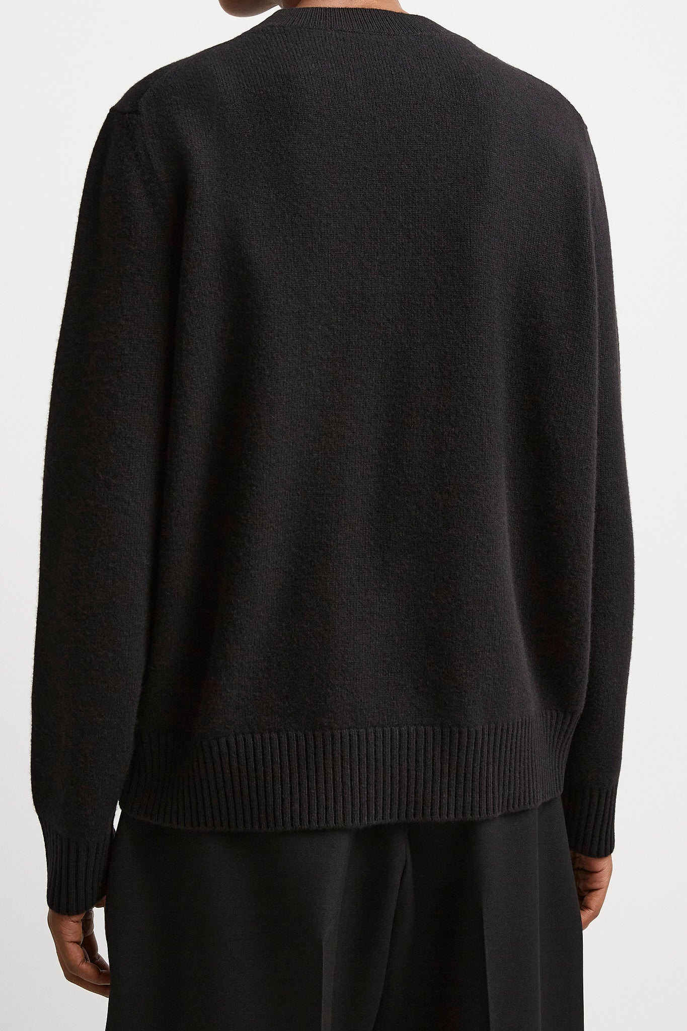 Crew neck black sweater