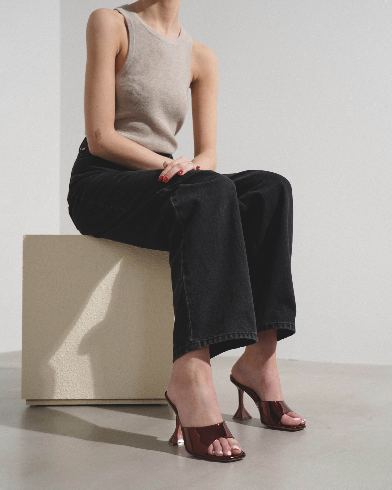 Lupita 95 brown metallic patent mules