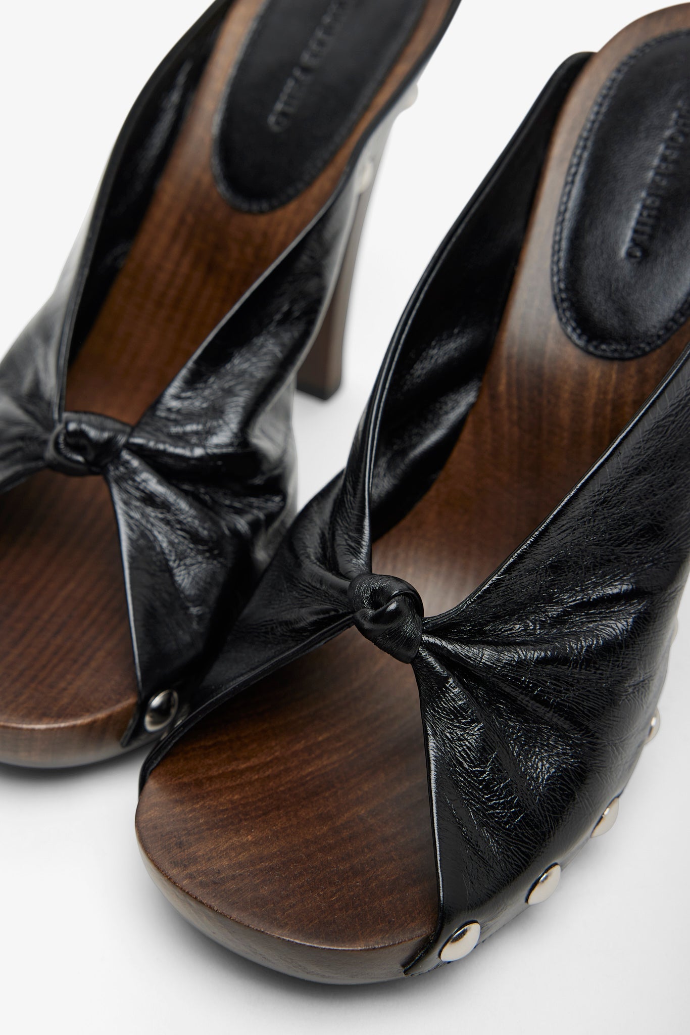 Knot 100 black clogs