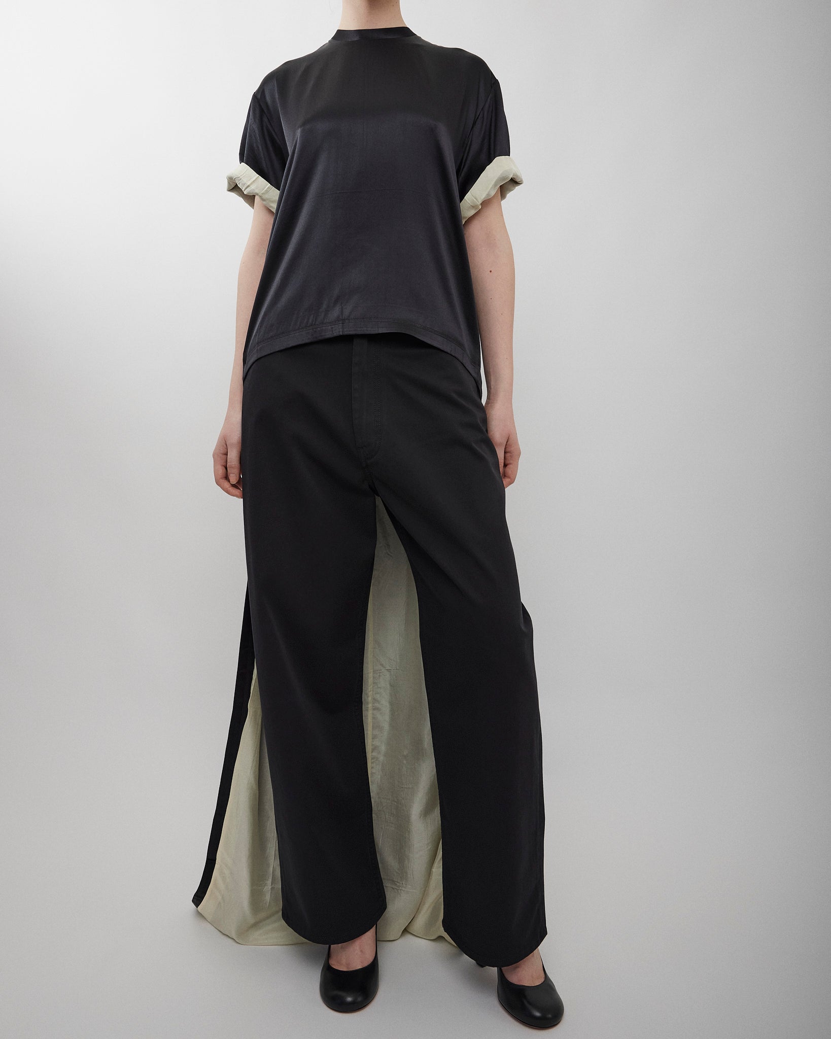 Graphic train black top
