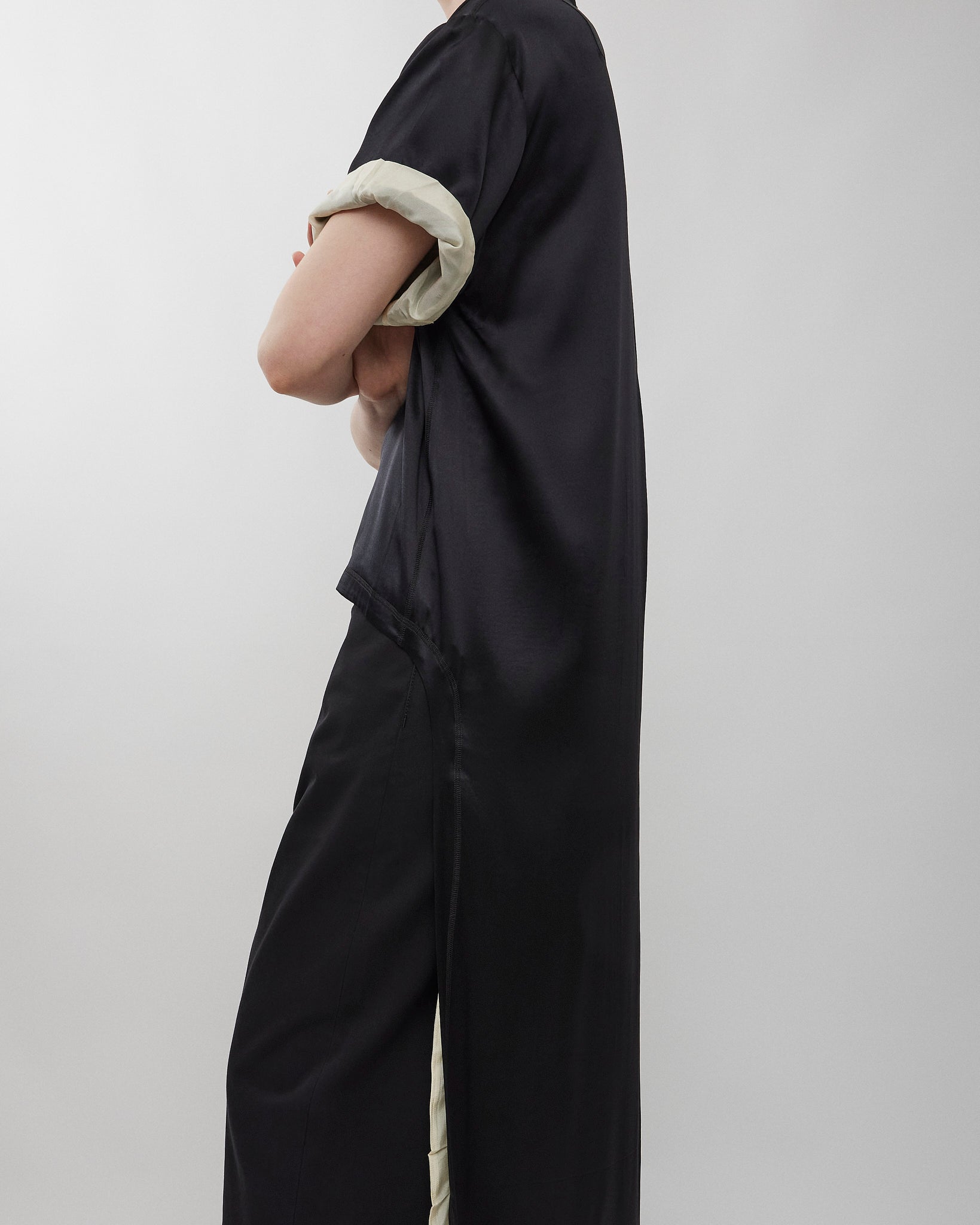 Graphic train black top
