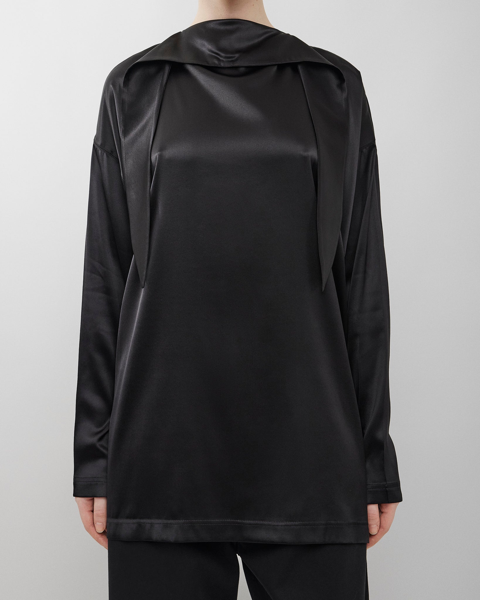 Liquid black knot collar top