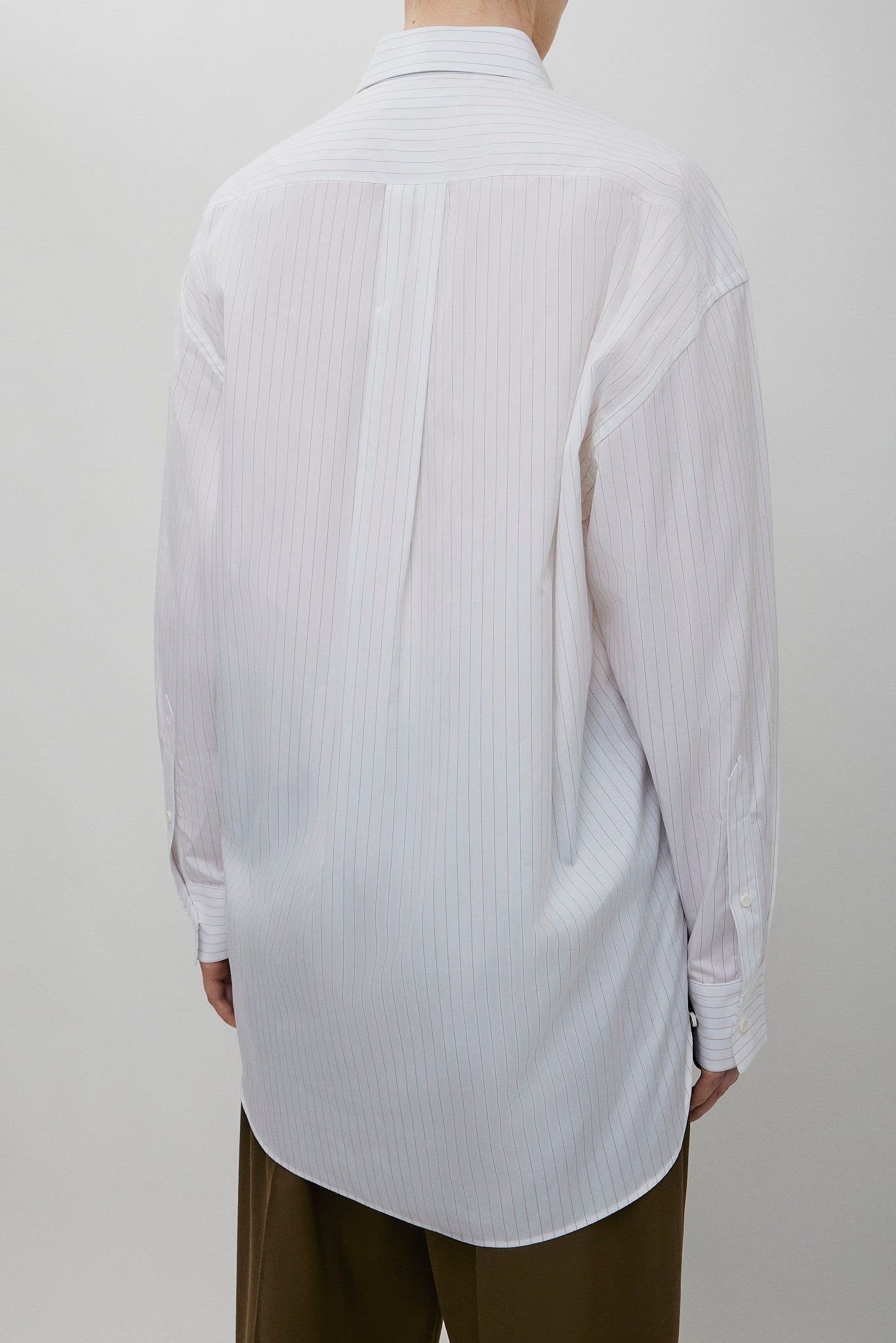 Relaxed white shirt
