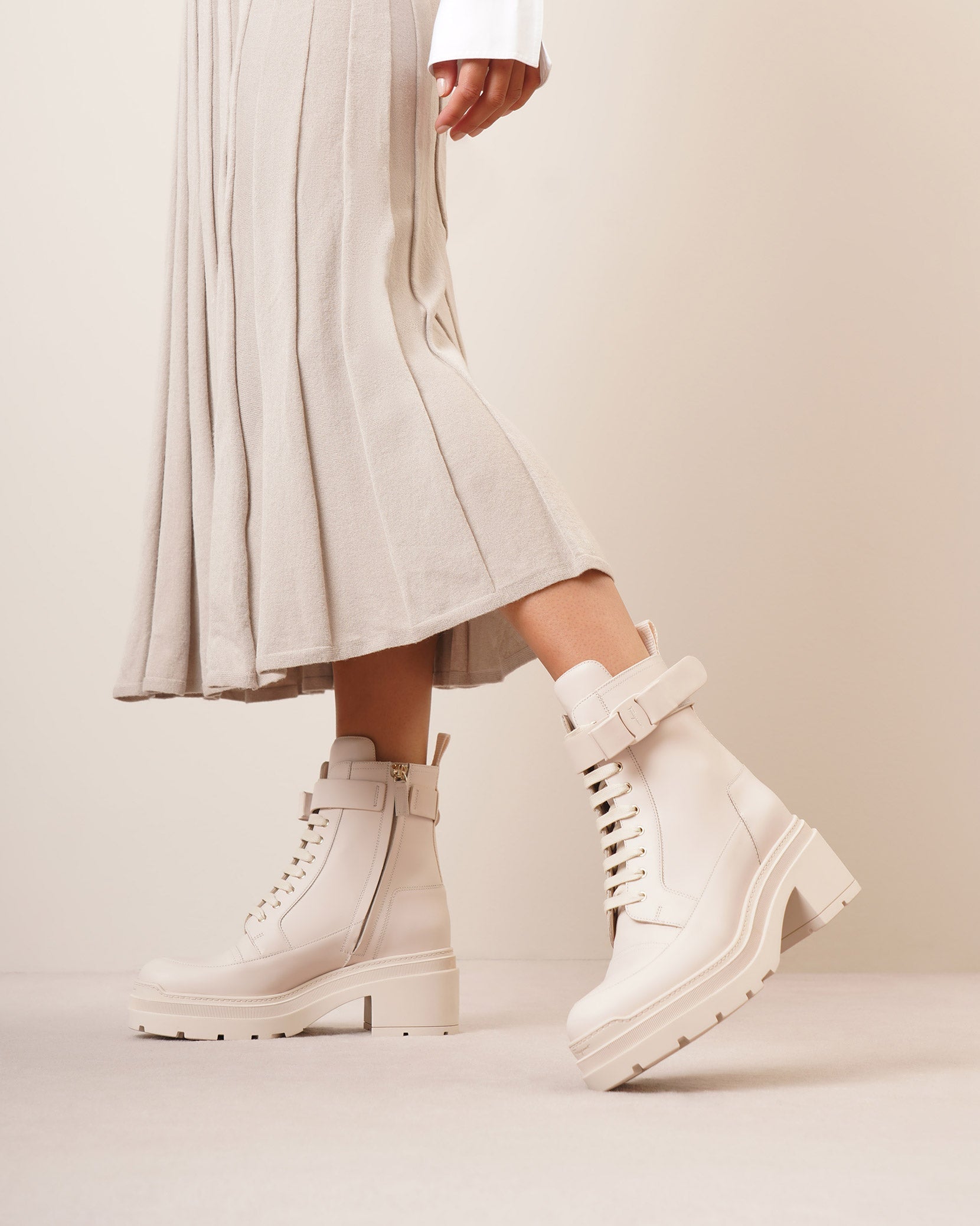 Vara bow bone leather ankle boots