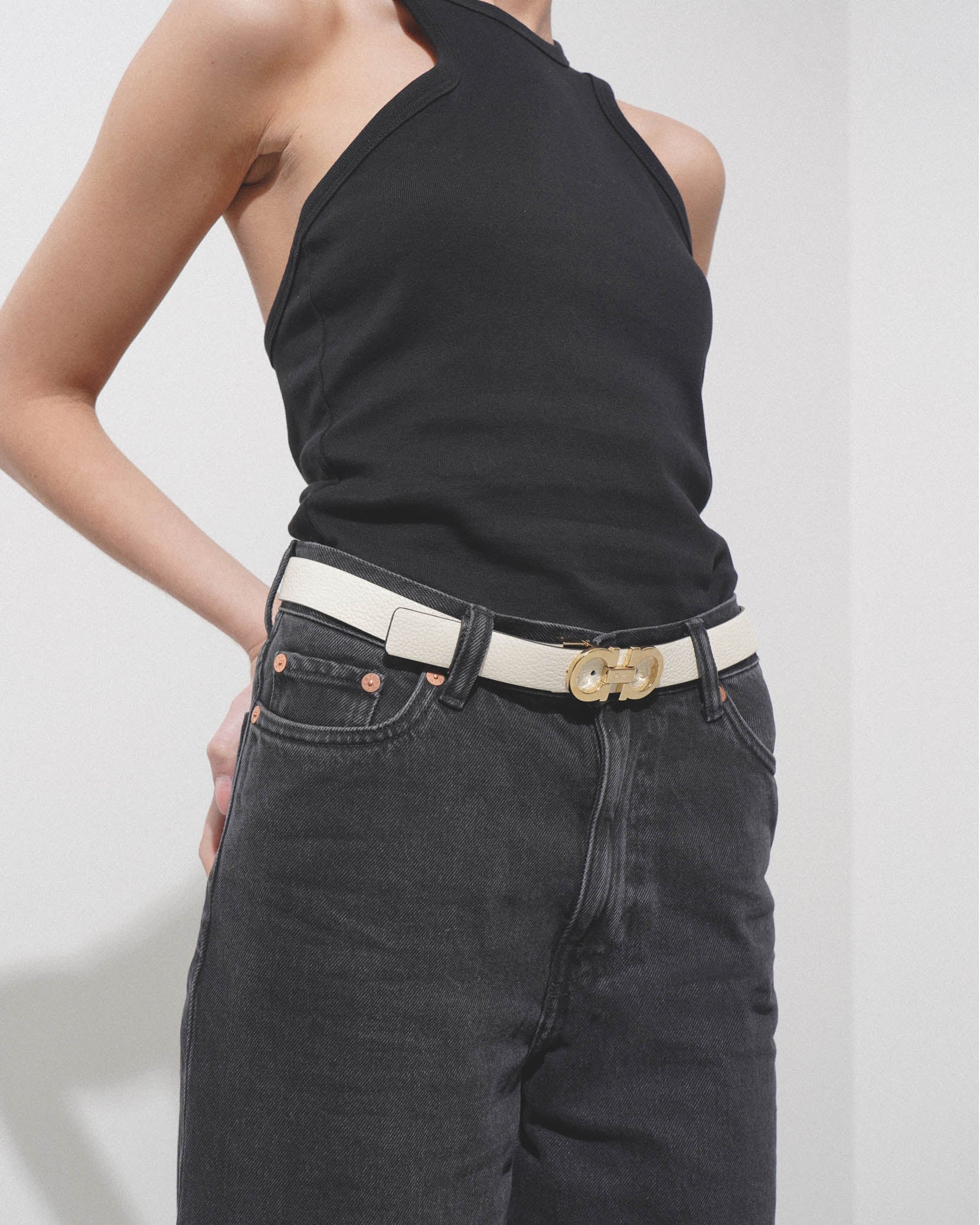 Grained leather cream and black belt