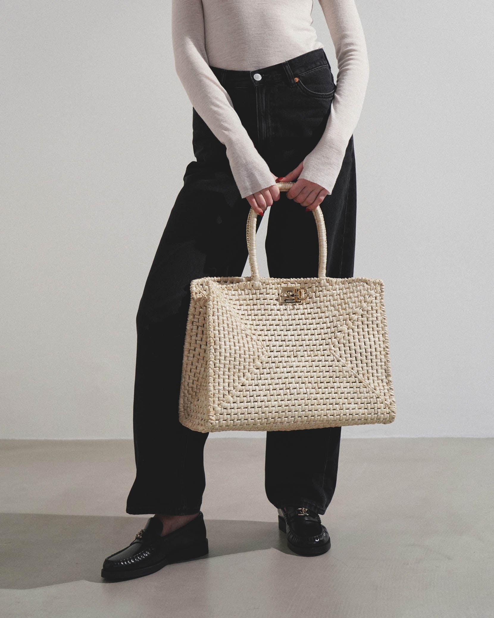 The studio raffia large bag