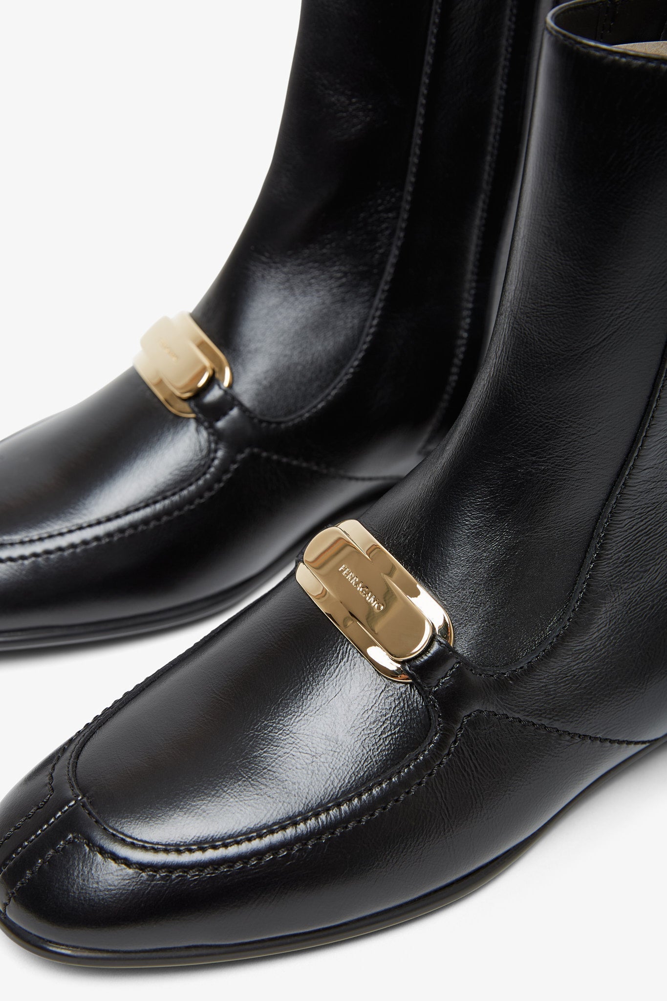 Elmira black boots