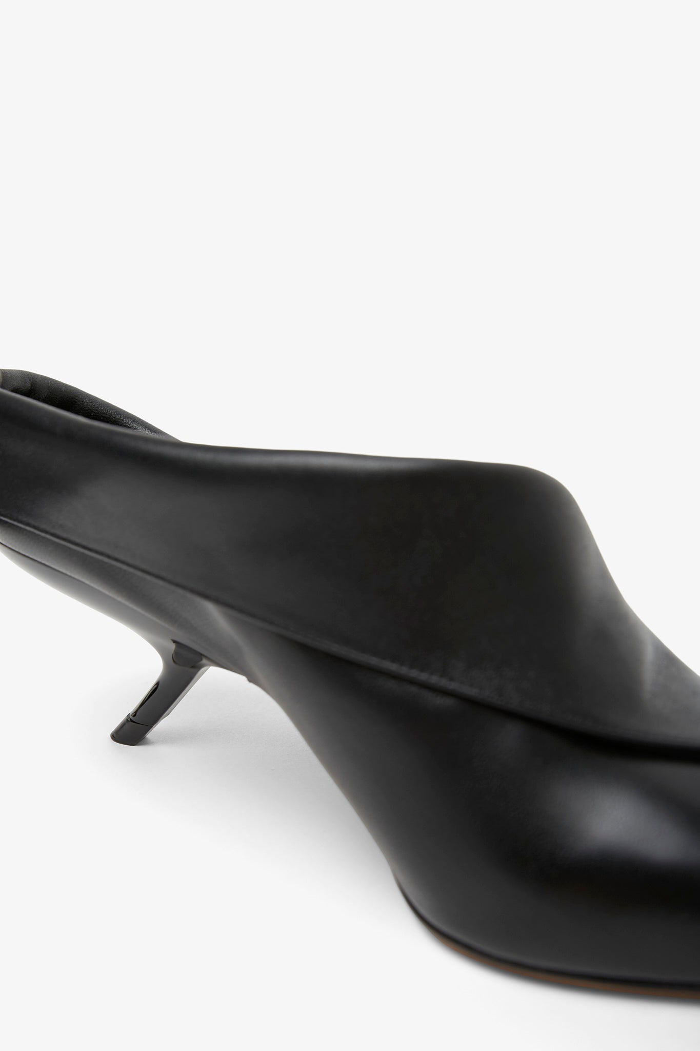 Eva soft black leather pumps