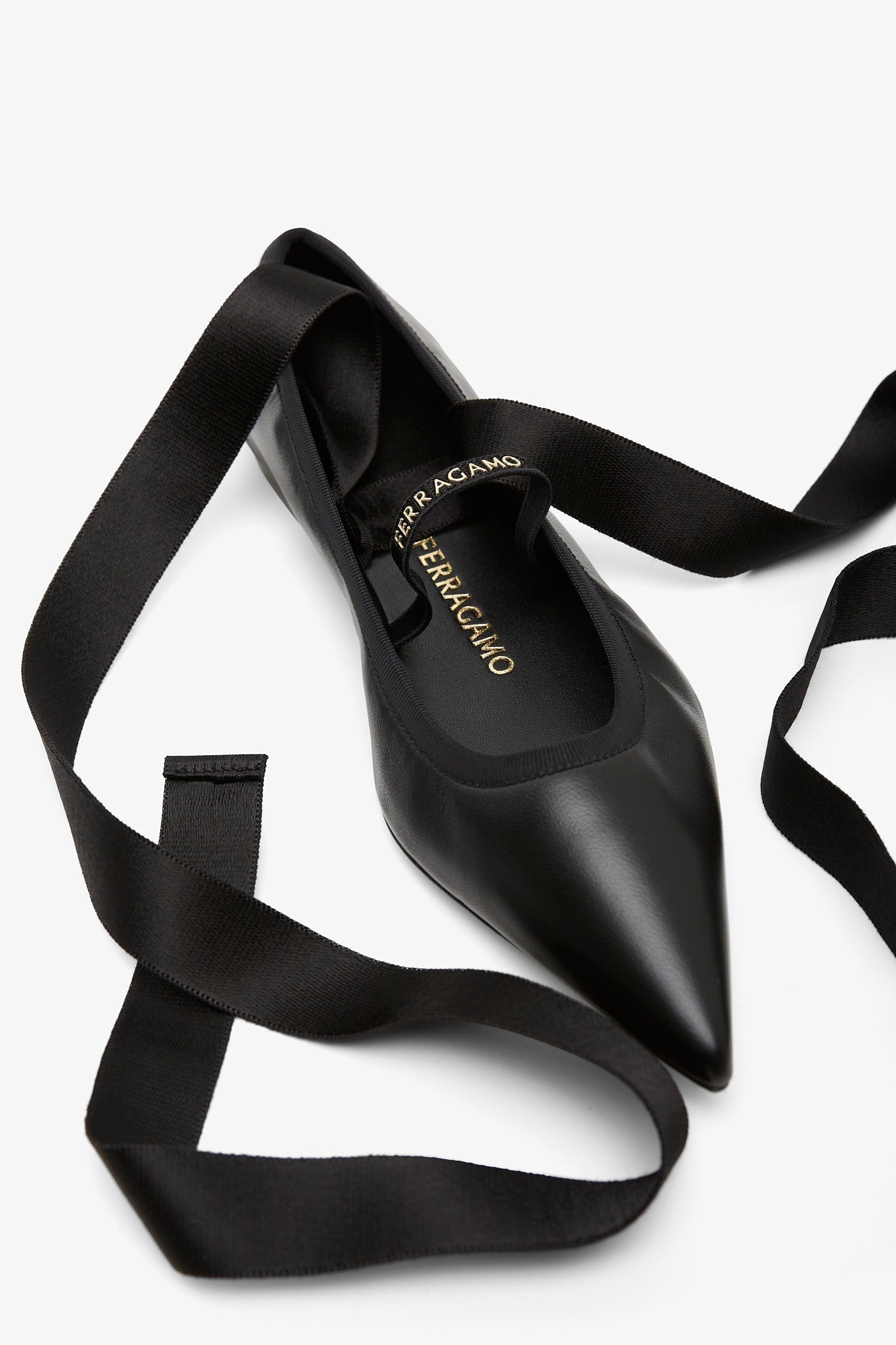 Ankle ribbon black ballet flats