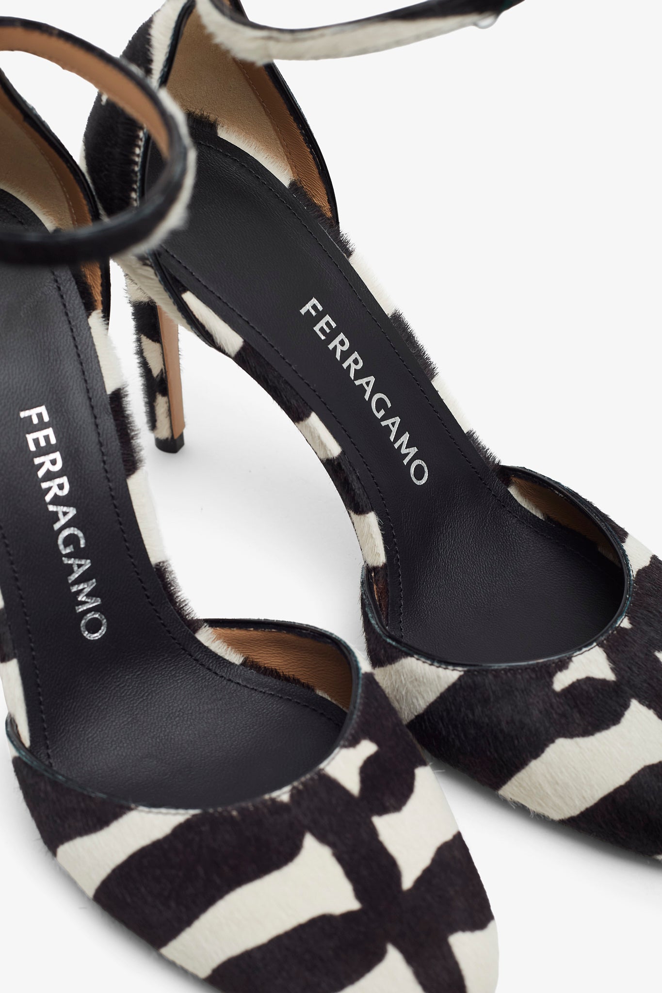 Maily 95 white and black sandals