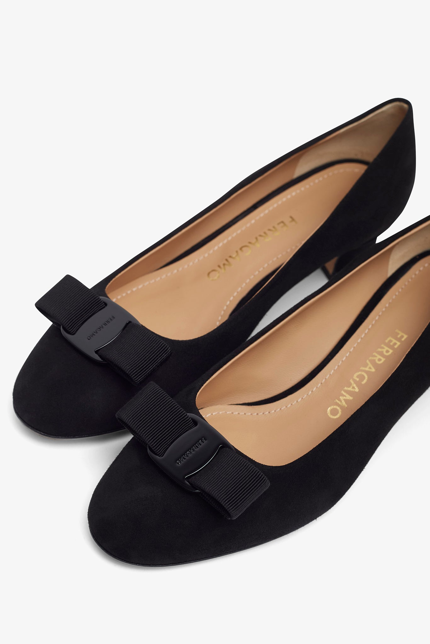 Vara 2.0 black suede pumps