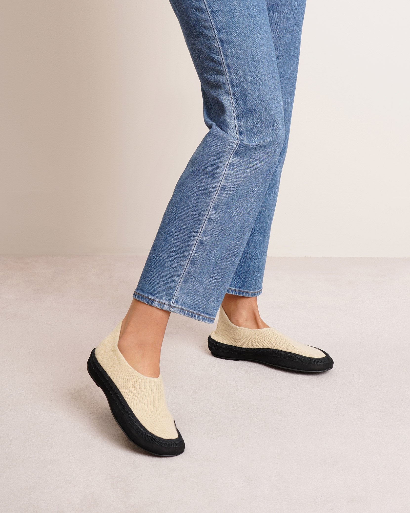 Fairy beige cashmere flat shoes