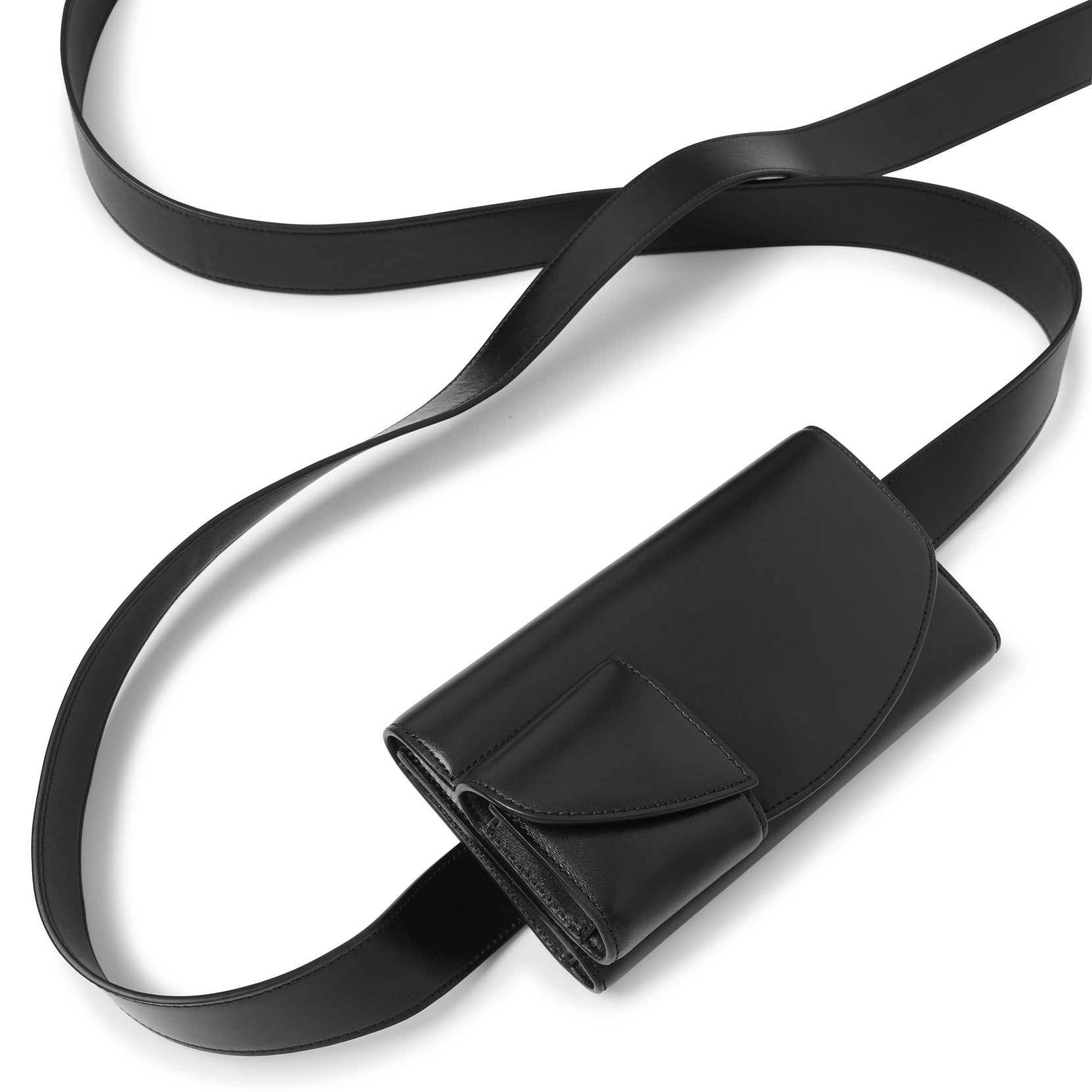 Horizontal black belt bag